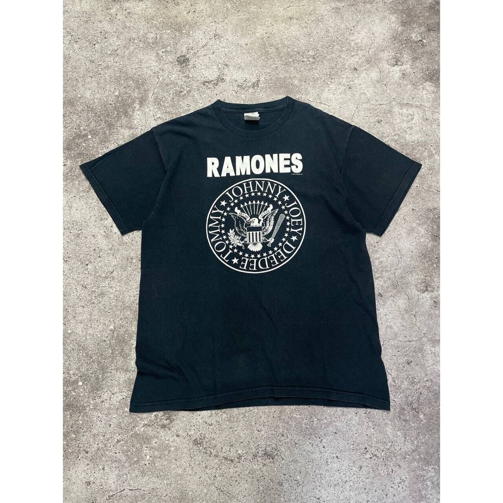 Band Tees Vintage Fruit of the Loom Ramones Band T-Shirt Size L Size US L / EU 52-54 / 3 - 1 Thumbnail