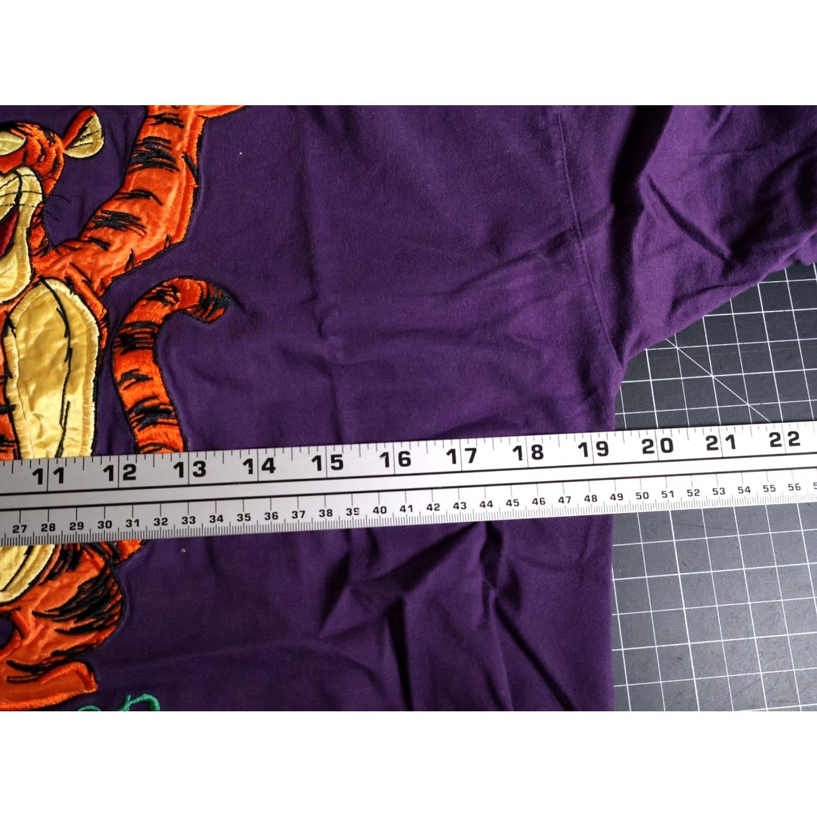 Disney VINTAGE Disney Winnie The Pooh Tigger T-Shirt Women's Large Purple Embroidered Disney Store Size L / US 10 / IT 46 - 5 Thumbnail