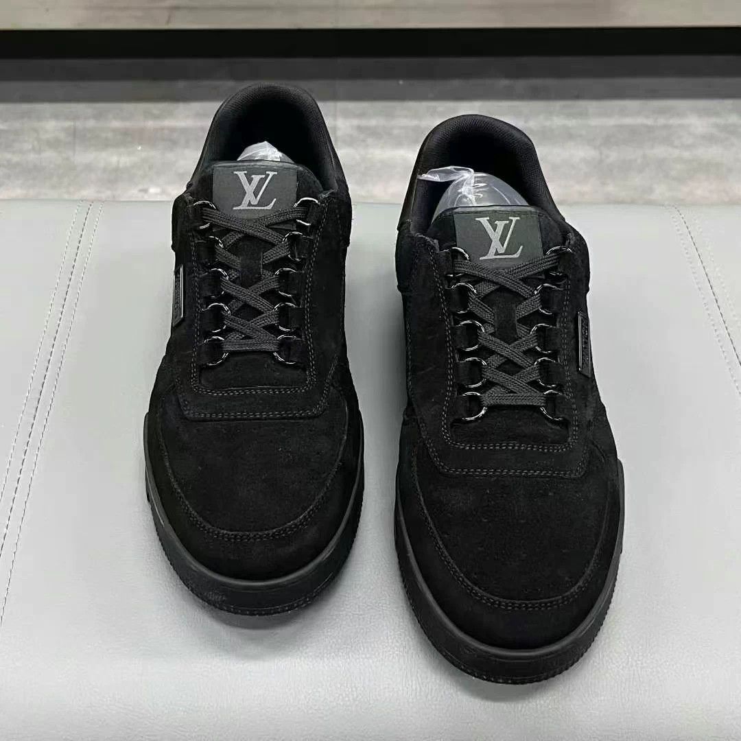 LV Trainer Black Size 41.5 Original Box