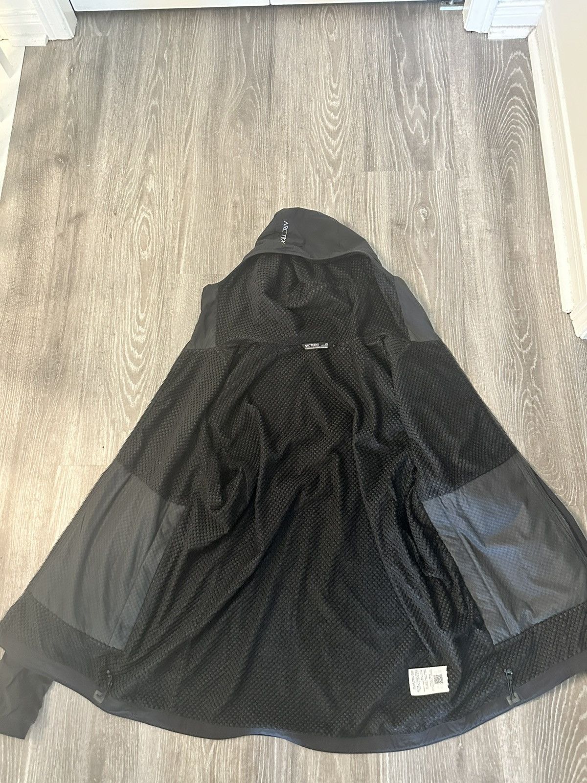 Arc'teryx Proton SL Hoody - Black (New) Size US L / EU 52-54 / 3 - 2 Thumbnail