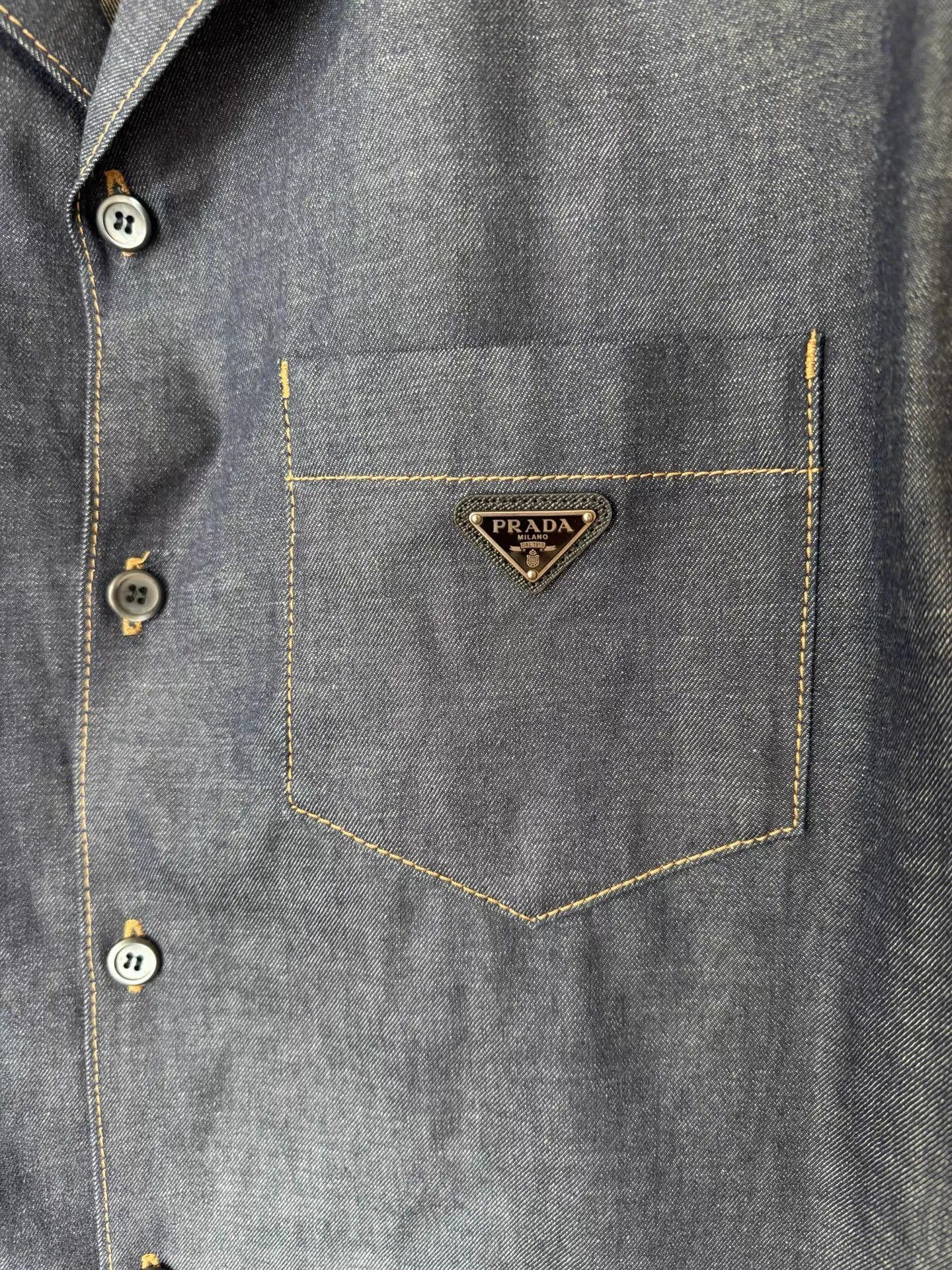 Prada Prada 25FW Men's New Denim Short-Sleeve Shirt K30 Size US XL / EU 56 / 4 - 4 Thumbnail