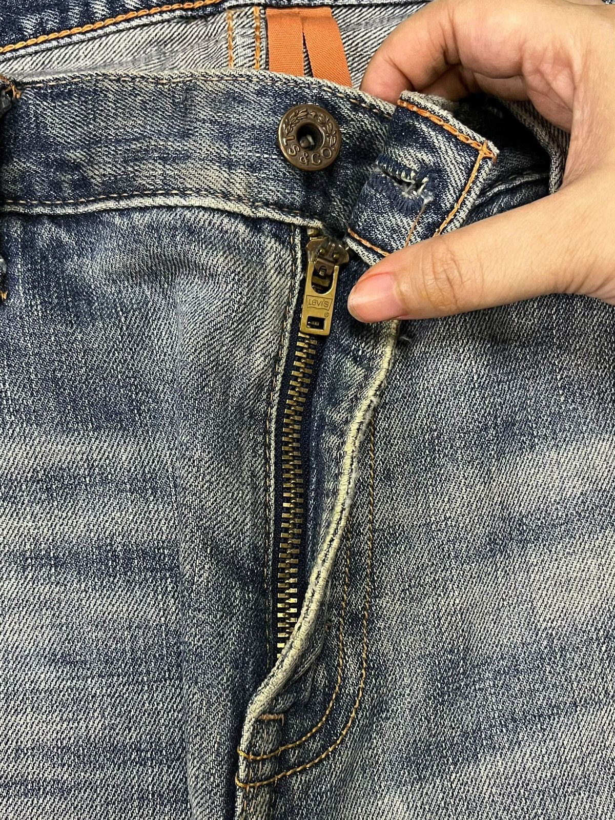 Levi's Vintage Levis 502 Classic Faded Wash Distressed Baggy Jeans Size US 37 - 3 Thumbnail