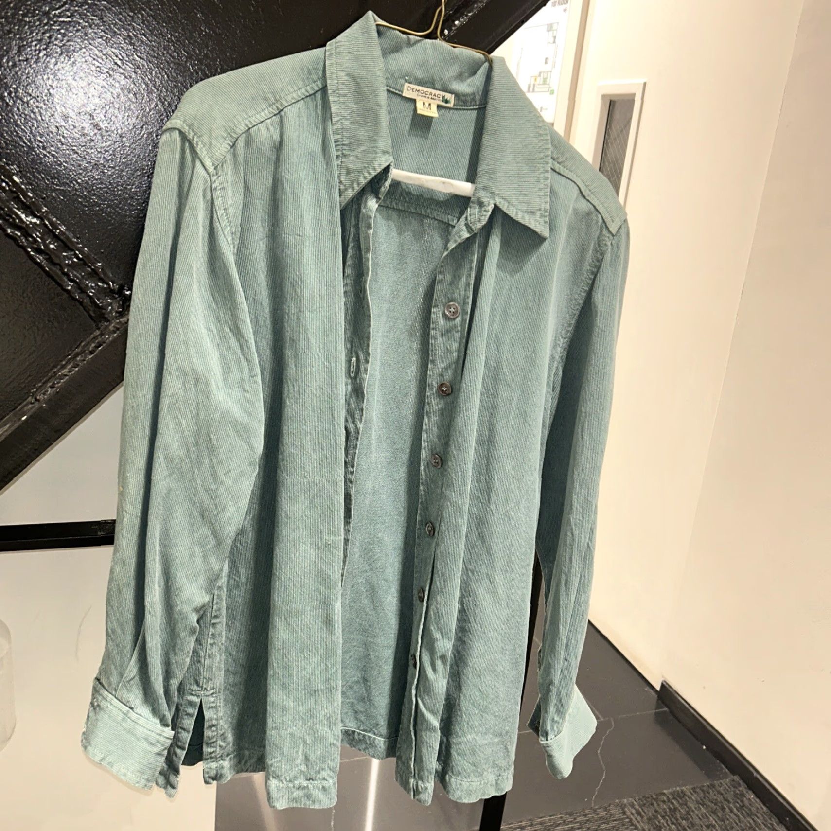 Vintage VINTAGE Democracy Green corduroy shirt Women's Medium USA 100% Tencel Button-Up M Corduroy Green USA Women's Medium Democracy Shirt Size M / US 6-8 / IT 42-44 - 2 Thumbnail