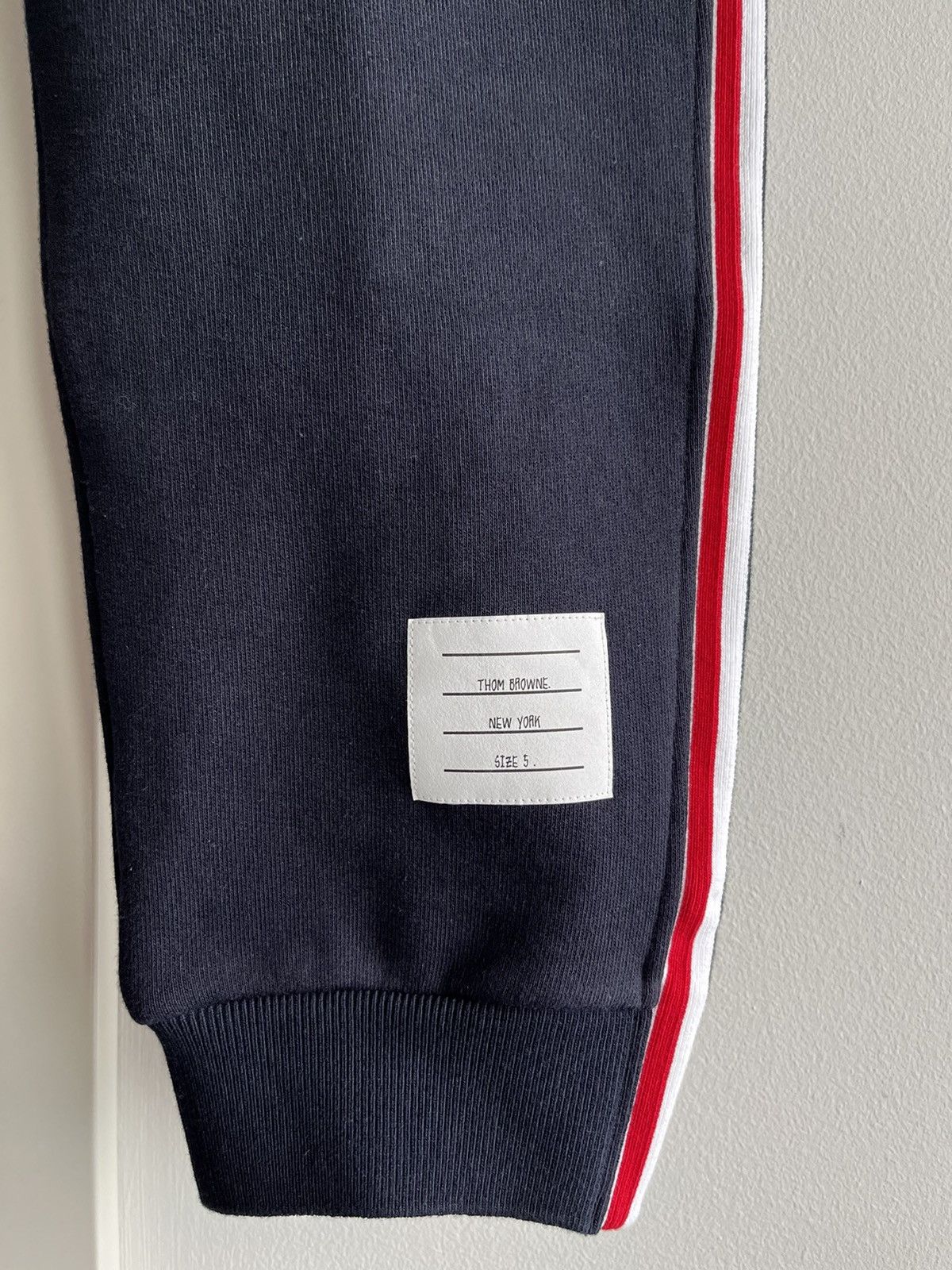 Thom Browne Brand New Iconic Thom Browne Logo Sweatpants Size US 34 / EU 50 - 5 Thumbnail
