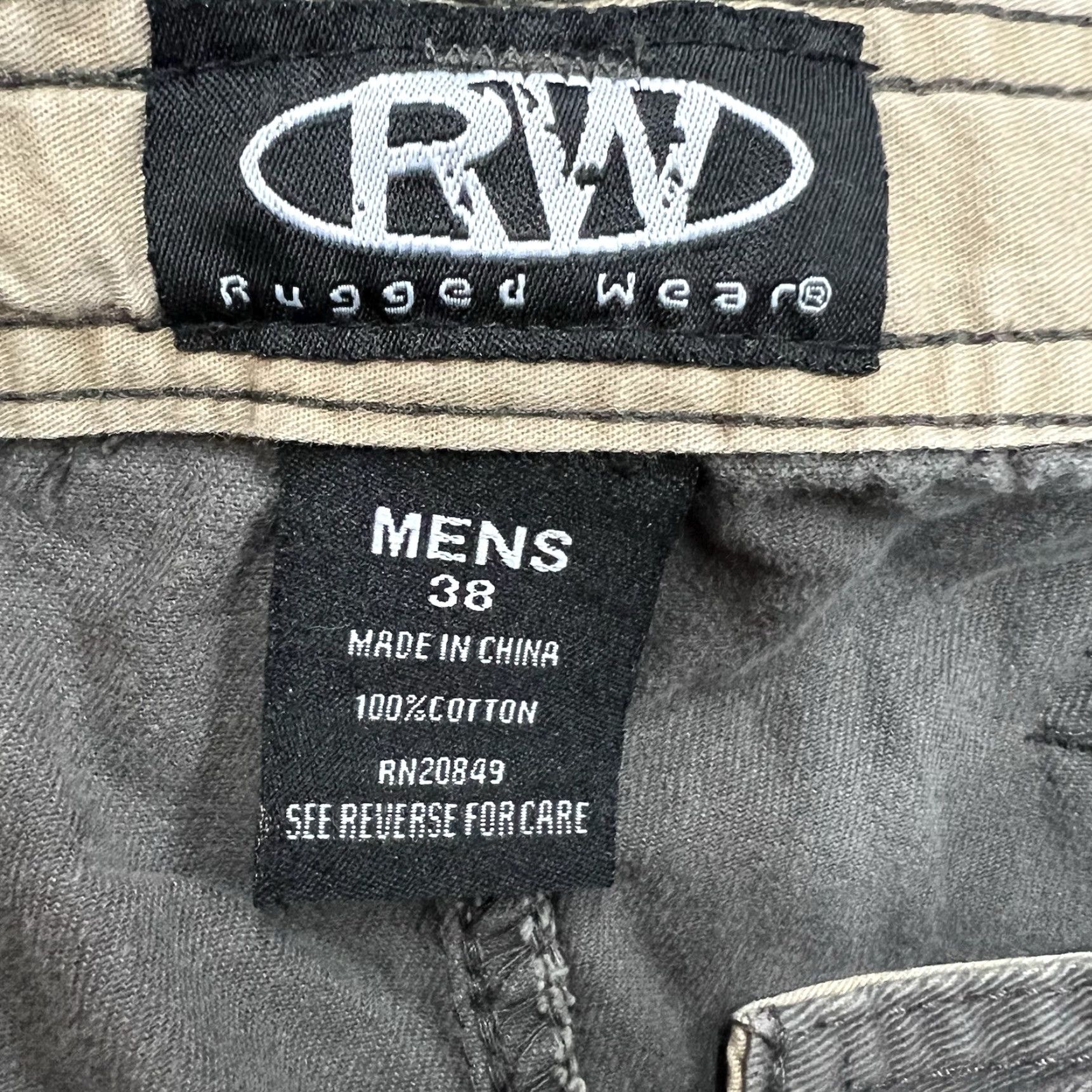 Vintage Rugged Wear Cargo Shorts Mens Size 38 Brown 12-Inch Inseam Casual Outdoor Size US 38 / EU 54 - 4 Thumbnail