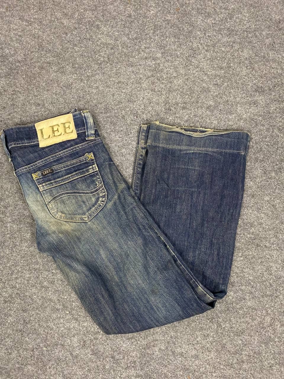 Lee lee ankle cut bootcut flare distressed denim Size 30" / US 8 / IT 44 - 2 Thumbnail