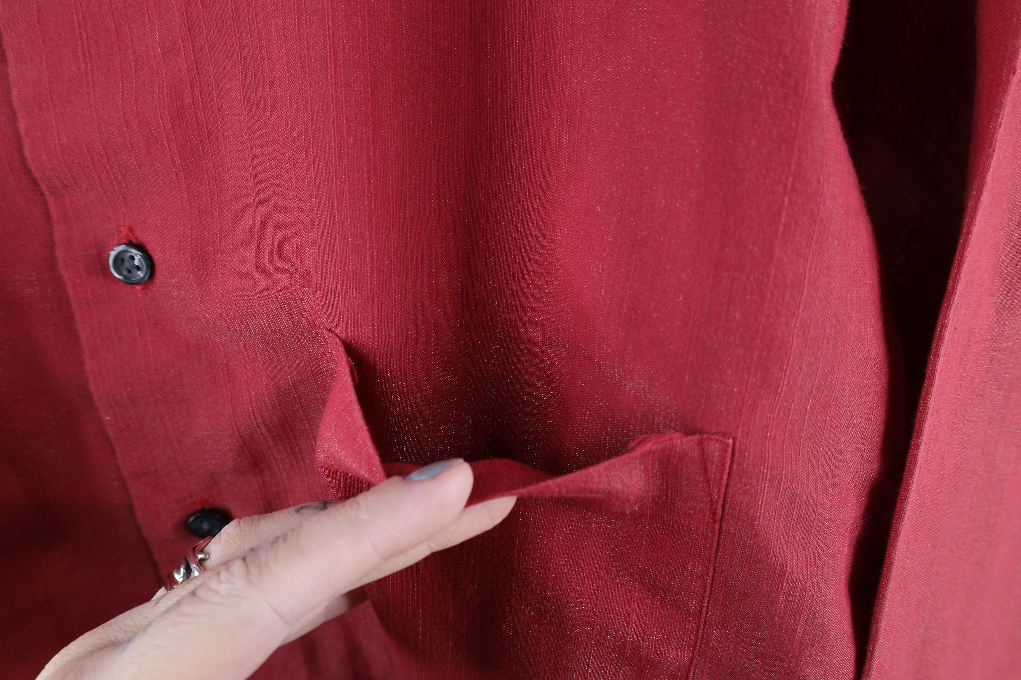 Fubu × Vintage Vintage 90s FUBU Spell Out Baggy Metallic Button Shirt Red Size US L / EU 52-54 / 3 - 5 Thumbnail