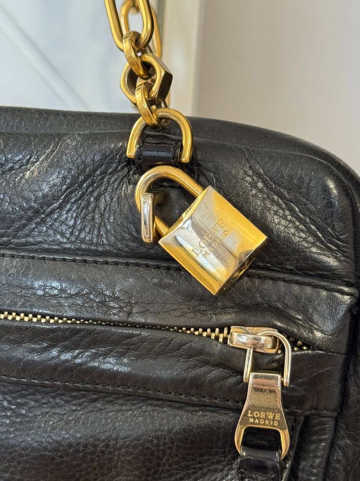 Loewe Luxury Vintage 2002 Handle Bag Loewe Amazon Leather Bag Size ONE SIZE - 6 Thumbnail