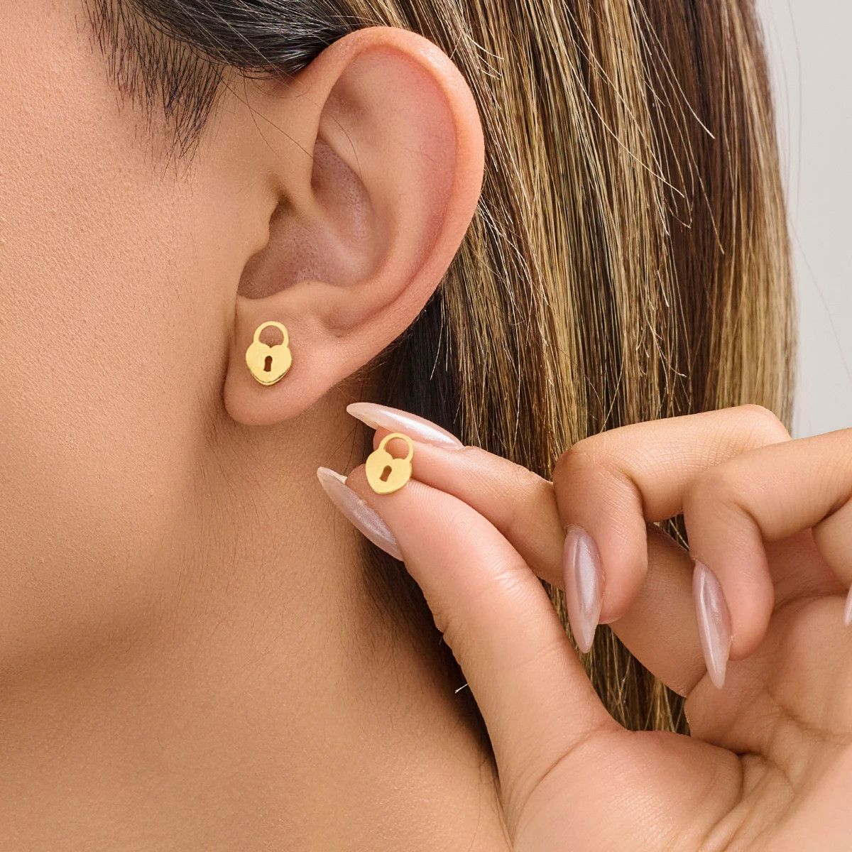Jewelry Love Heart Lock Mini Stud Earrings Charm Earring Gift Size ONE SIZE - 2 Thumbnail