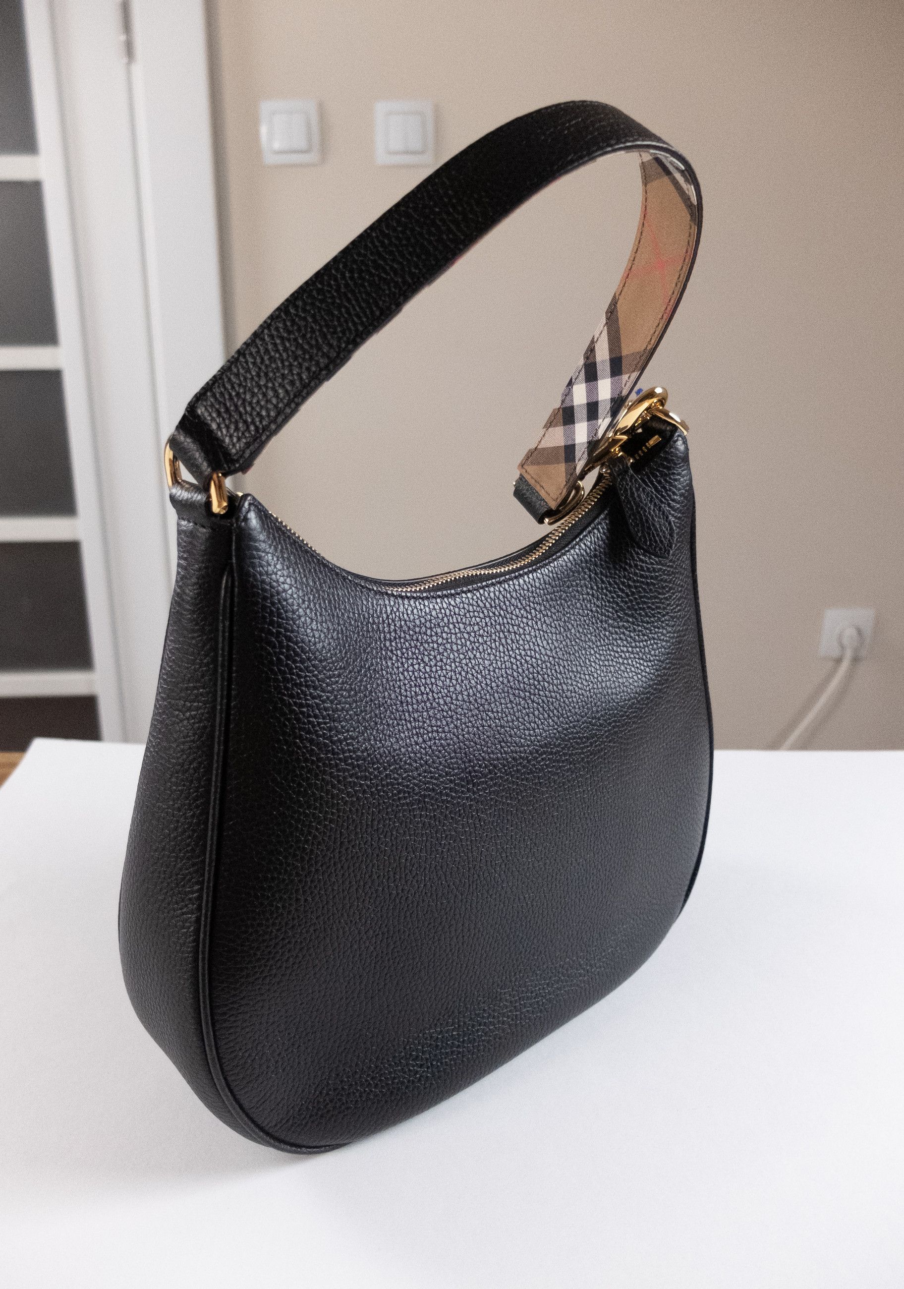 Burberry BURBERRY black grained leather hobo shoulder bag Size ONE SIZE - 9 Thumbnail