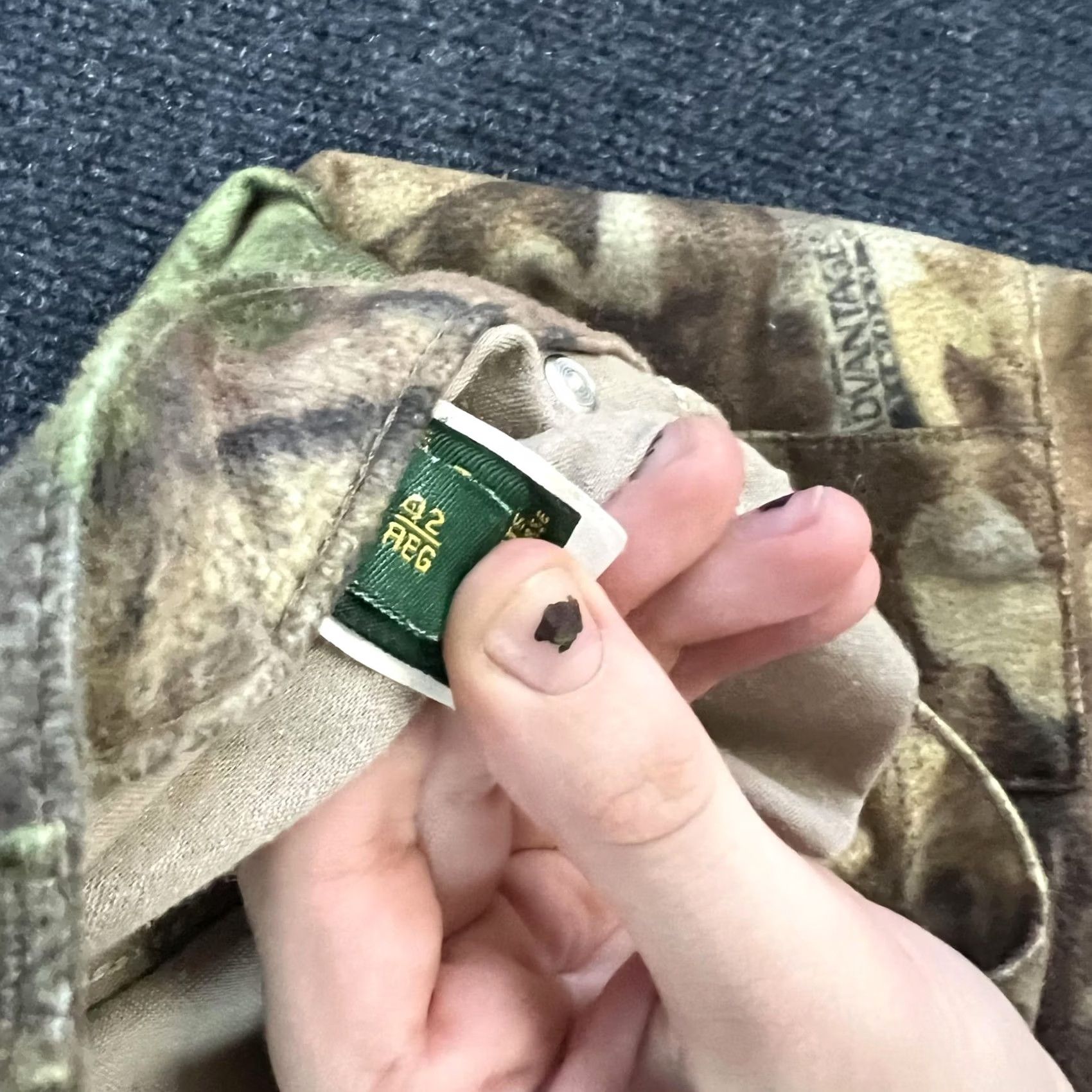 Vintage Material & Features: P Polyester Fleece and Camouflage - key attributes Size US 42 / EU 58 - 4 Thumbnail