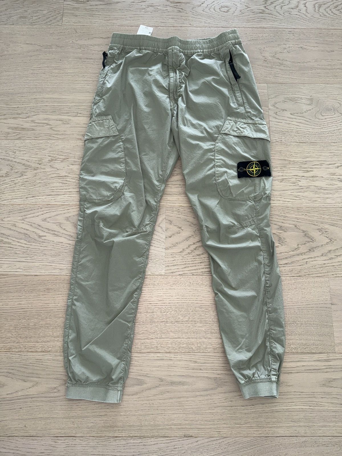 Image of Stone Island Cargo Pants in Green, Men's (Size 33)