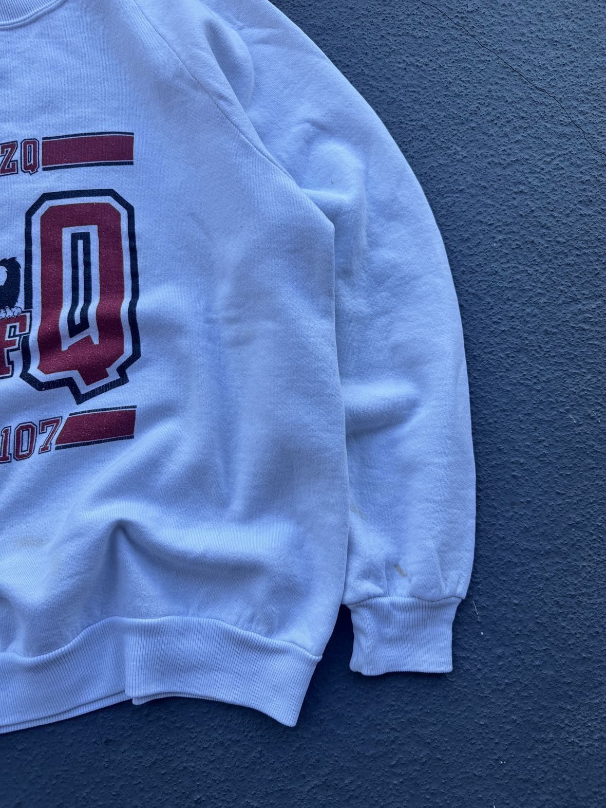Other × Vintage Vintage Jerzees Men’s White and Red Sweater Size US L / EU 52-54 / 3 - 3 Thumbnail