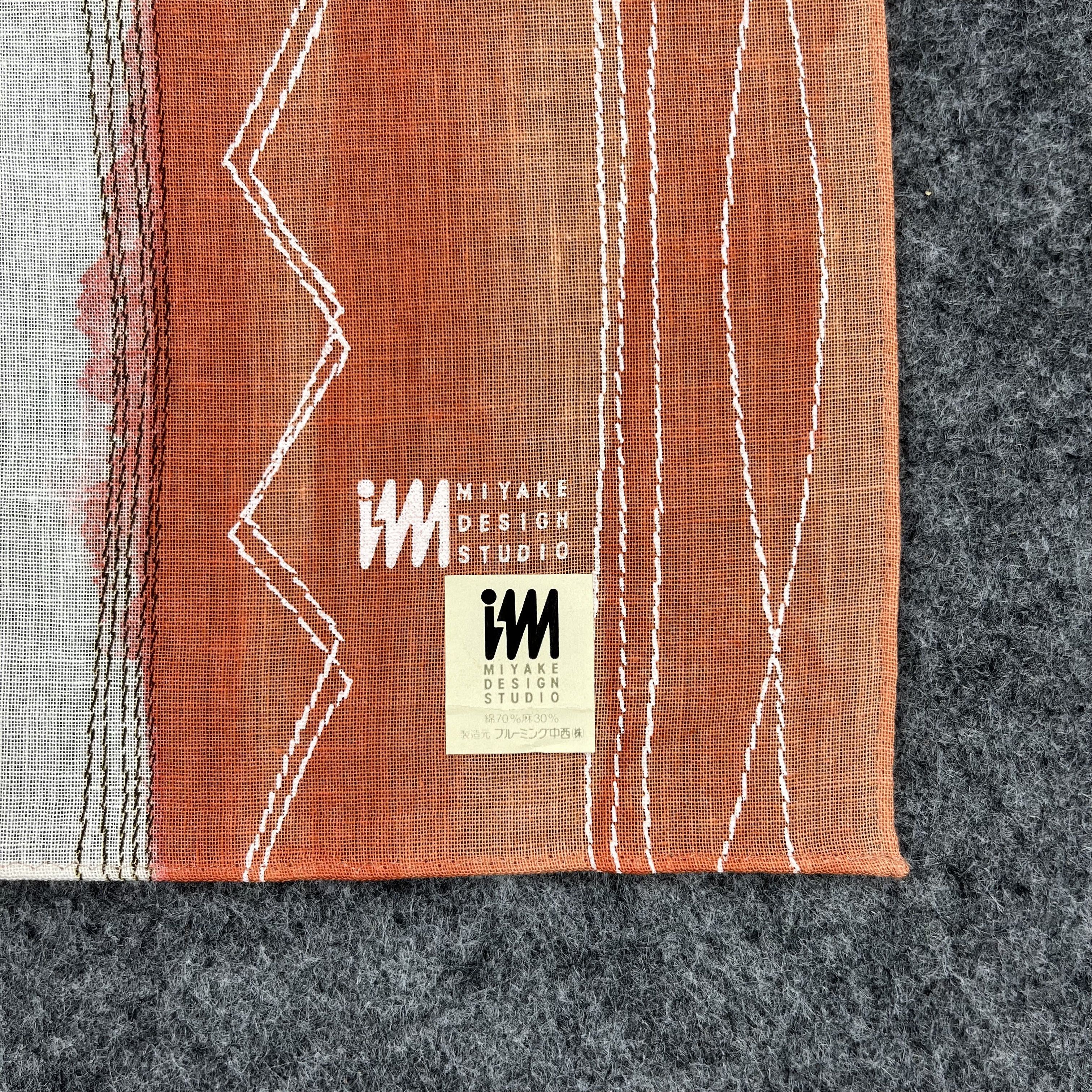 Issey Miyake Issey Miyake Handkerchief / Bandana / Neckerchief B1685 Size ONE SIZE - 2 Thumbnail