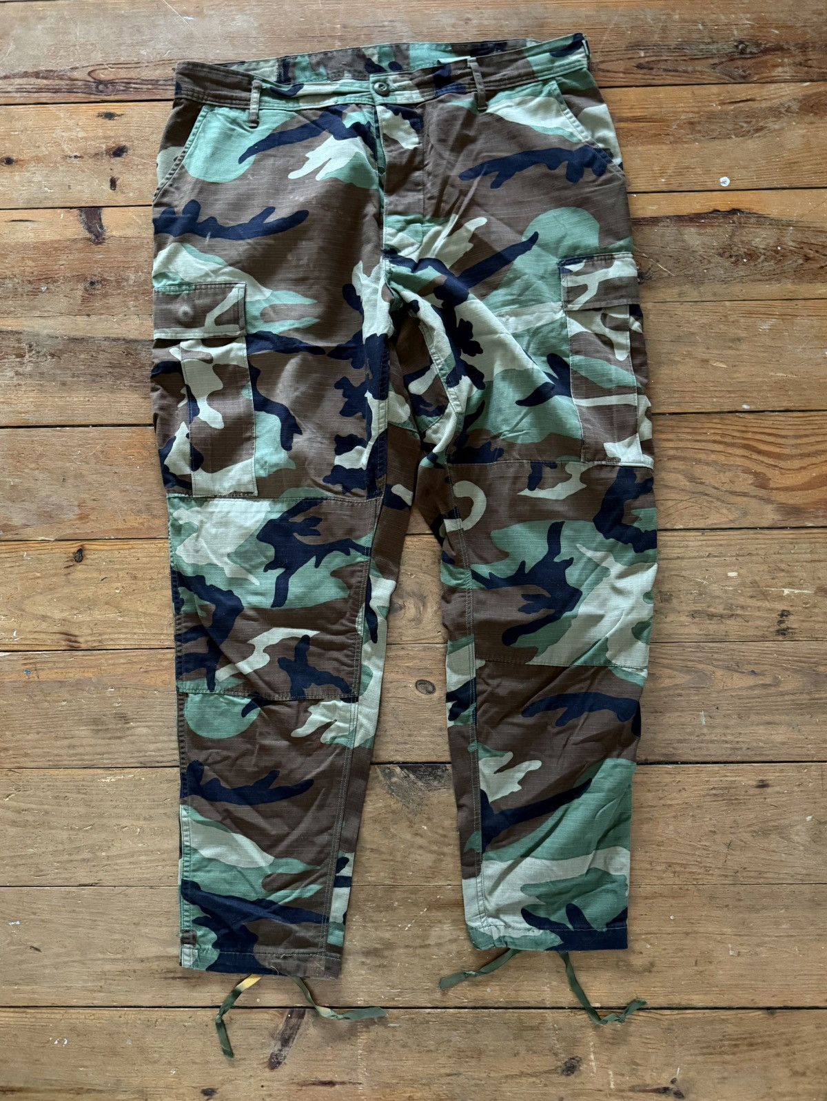 Vintage VINTAGE CAMOUFLAGE MILITARY ARMY PANTS Size US 36 / EU 52 - 1 Thumbnail
