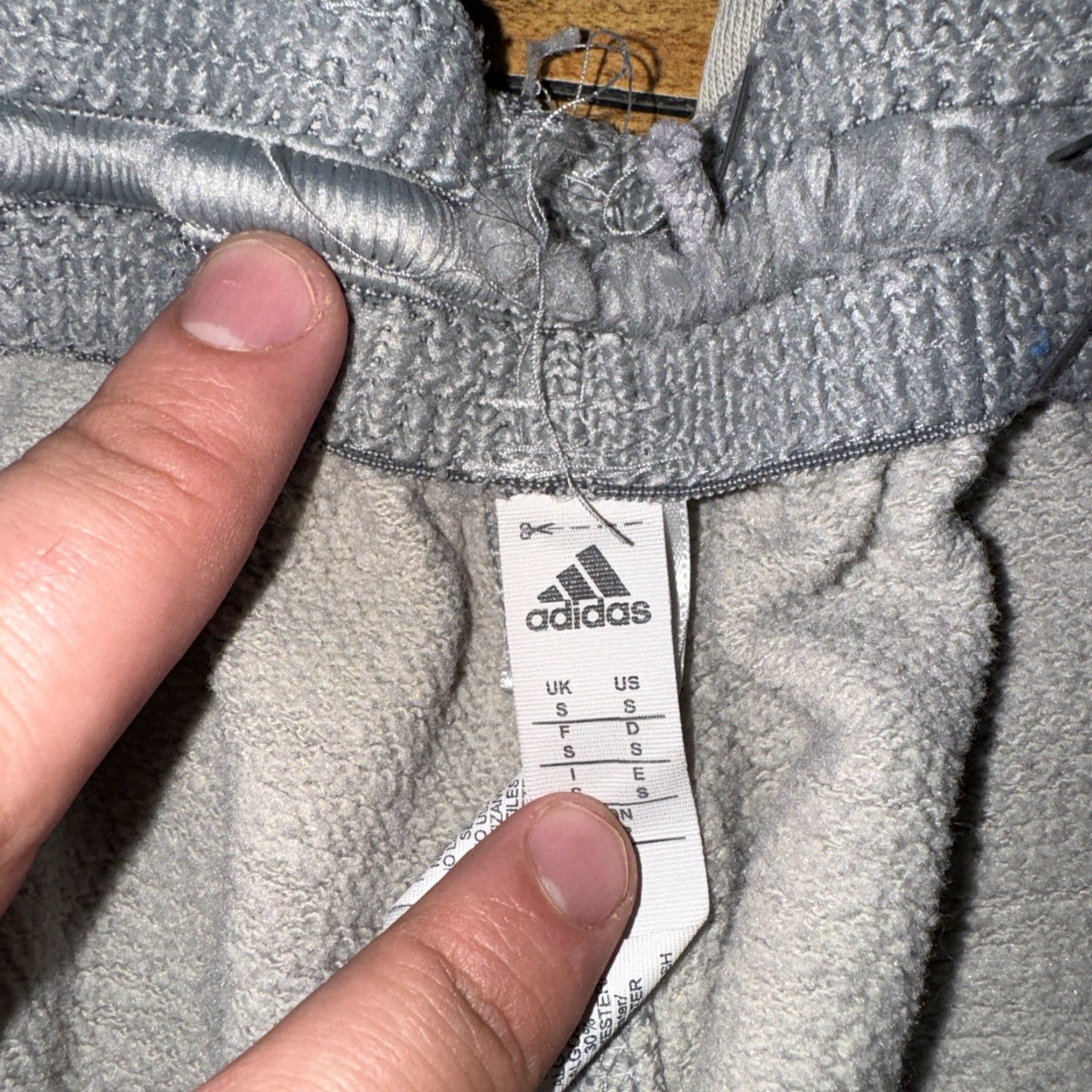 Adidas VINTAGE Adidas Essentials 3-Stripes Sweatpants Gray Joggers Small 30x28 Streetwear Size US 29 - 4 Thumbnail