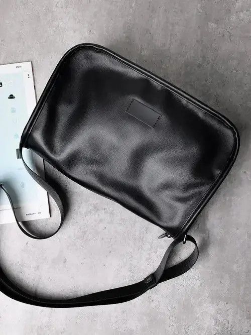 Japanese Brand Fashion y2k faux leather shoulder bag messenger bag casual Size ONE SIZE - 4 Thumbnail