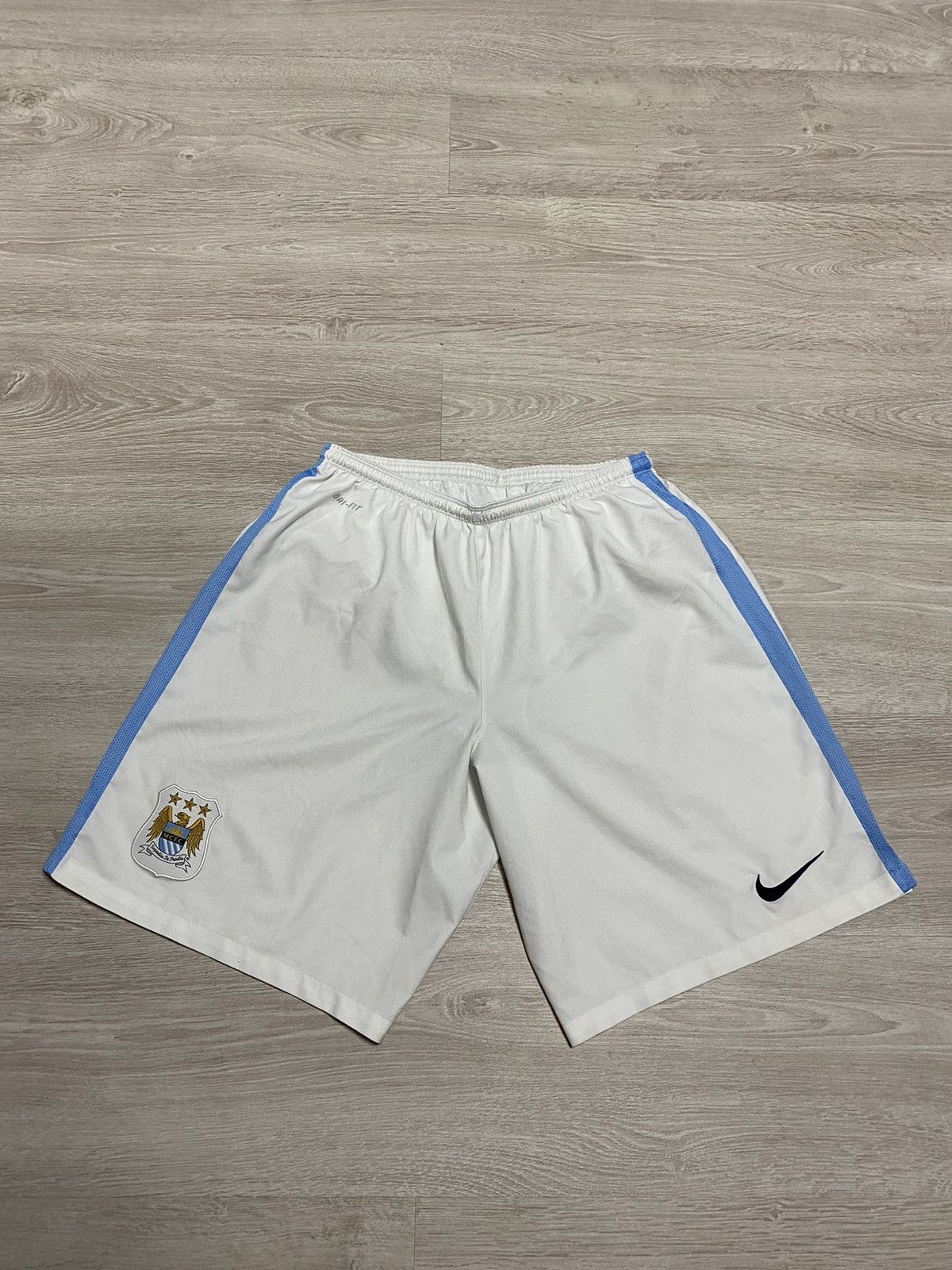Nike Nike shorts 34” Manchester City jersey Size US 34 / EU 50 - 1 Thumbnail