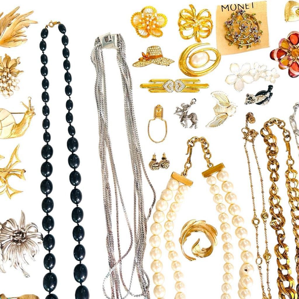 Monet ALL SIGNED TRIFARI MONET NAPIER Vintage Bulk Jewelry Lot Bro Size ONE SIZE - 9 Thumbnail