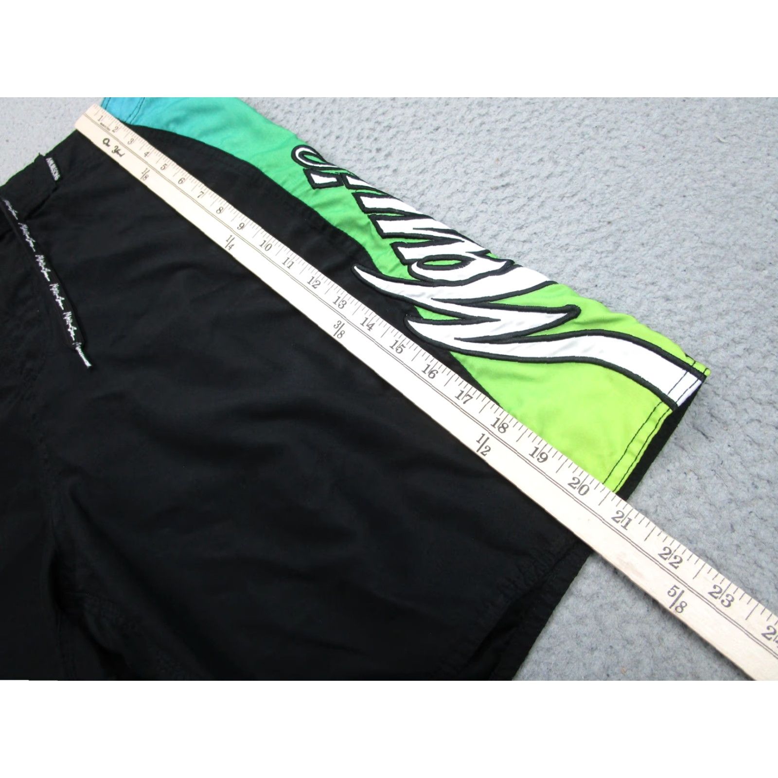 Vintage Maui & Sons Boardshorts Mens Adult 34 Black Green Surf Swim Trunks Baggy y2k Size US 34 / EU 50 - 7 Thumbnail