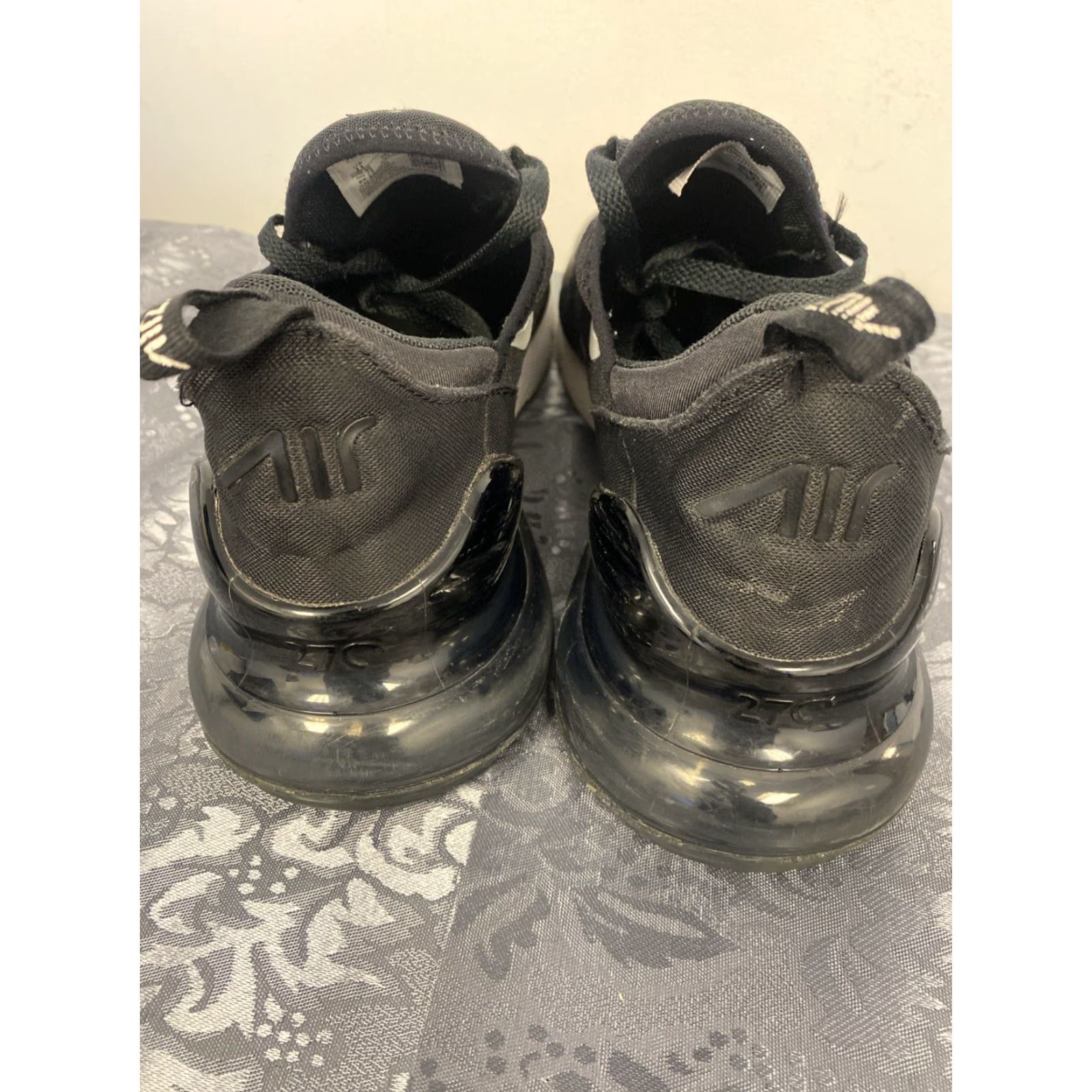 Nike Nike Air Max 270 Sneaker Men's US 11 / UK 10 / EU 45 Black White Athletic Running Shoes Size US 10 / EU 43 - 4 Thumbnail