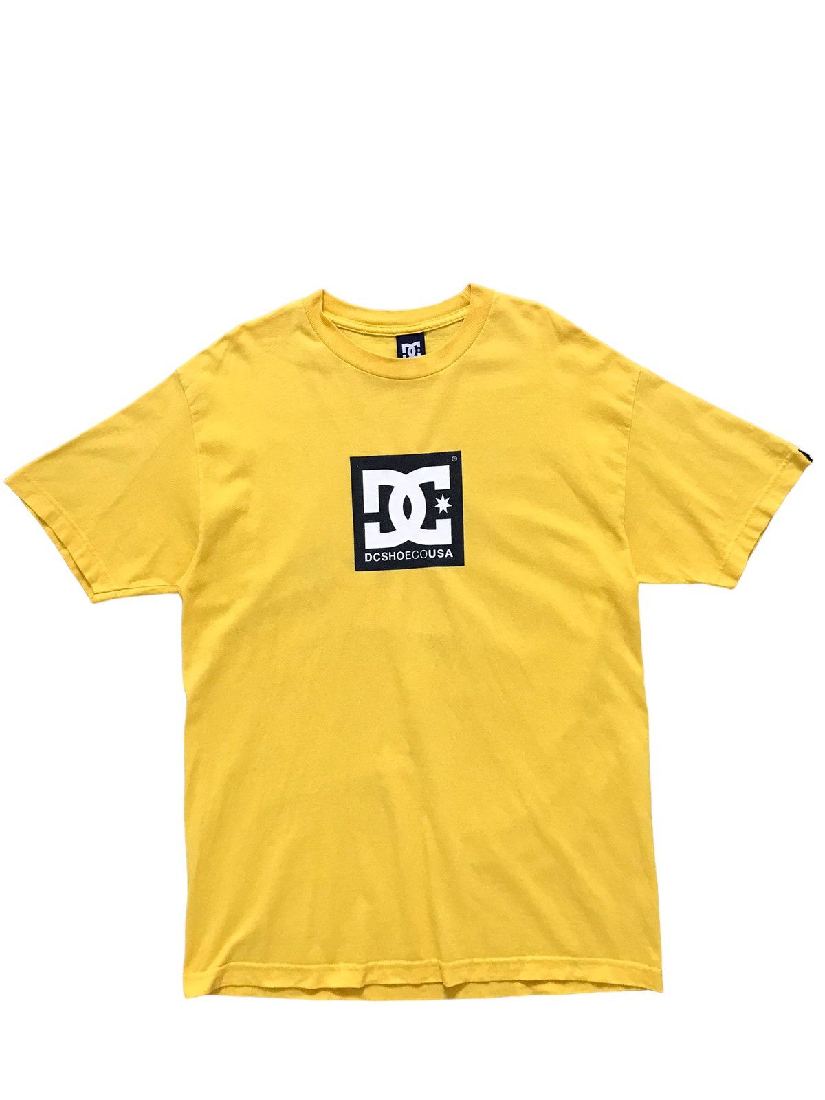 Vintage Vintage DC SHOES CO USA Skateboarding T-shirt Size US L / EU 52-54 / 3 - 1 Thumbnail