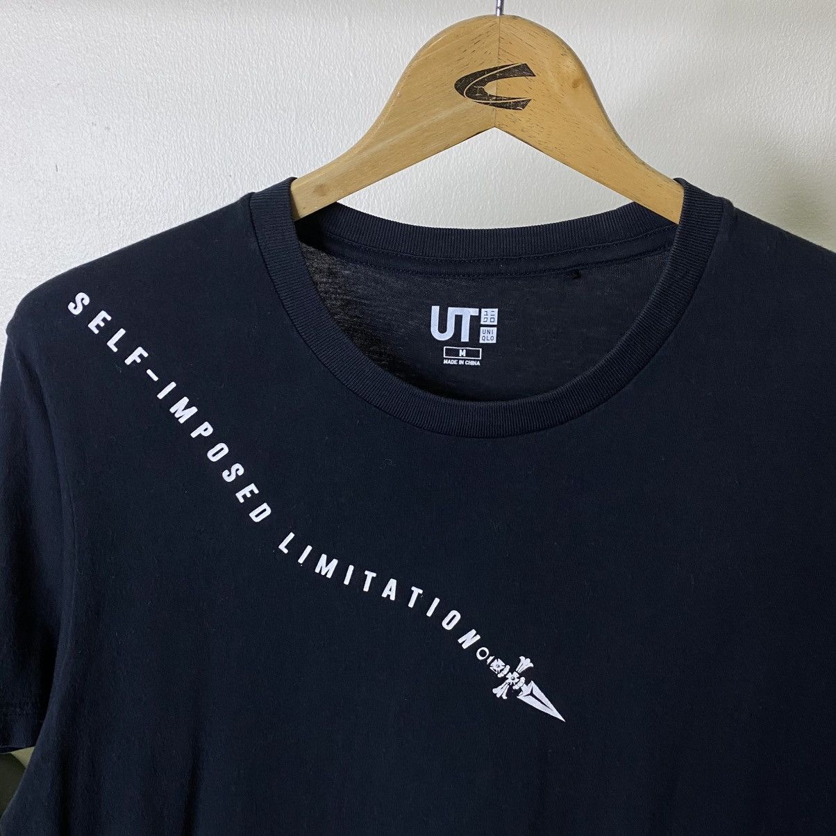 Anime Uniqlo UT Hunter × Hunter Kurapika Manga Series T Shirt Size US M / EU 48-50 / 2 - 2 Thumbnail