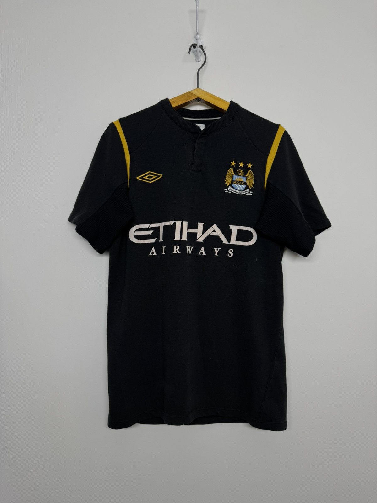 Umbro Vintage Umbro Manchester City 2009 Away Shirt Soccer Jersey Size US S / EU 44-46 / 1 - 3 Thumbnail