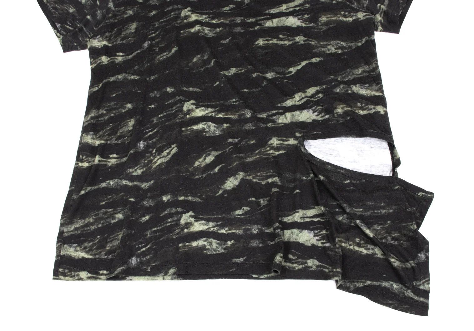 Yohji Yamamoto Zebra Pattern Side Hole Design T-Shirt in Black Khaki Size US S / EU 44-46 / 1 - 4 Thumbnail