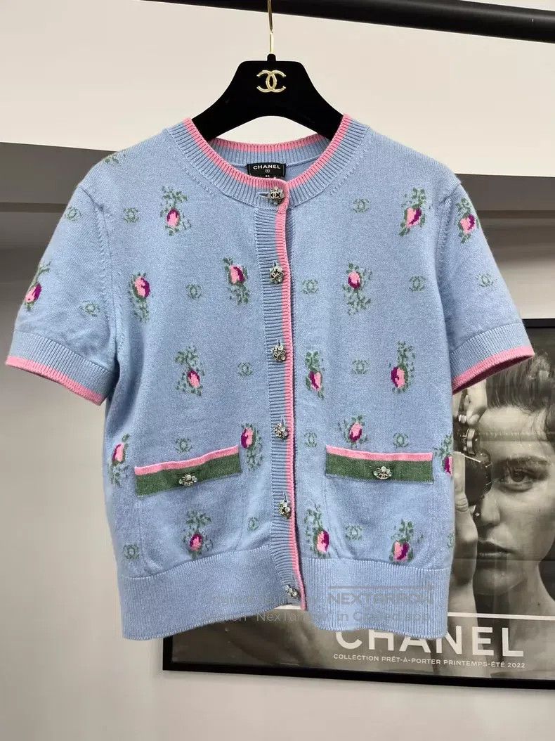 Chanel Chanel Beautiful rhinestone buttoned floral pearl short-sl Size XS / US 0-2 / IT 36-38 - 1 Thumbnail