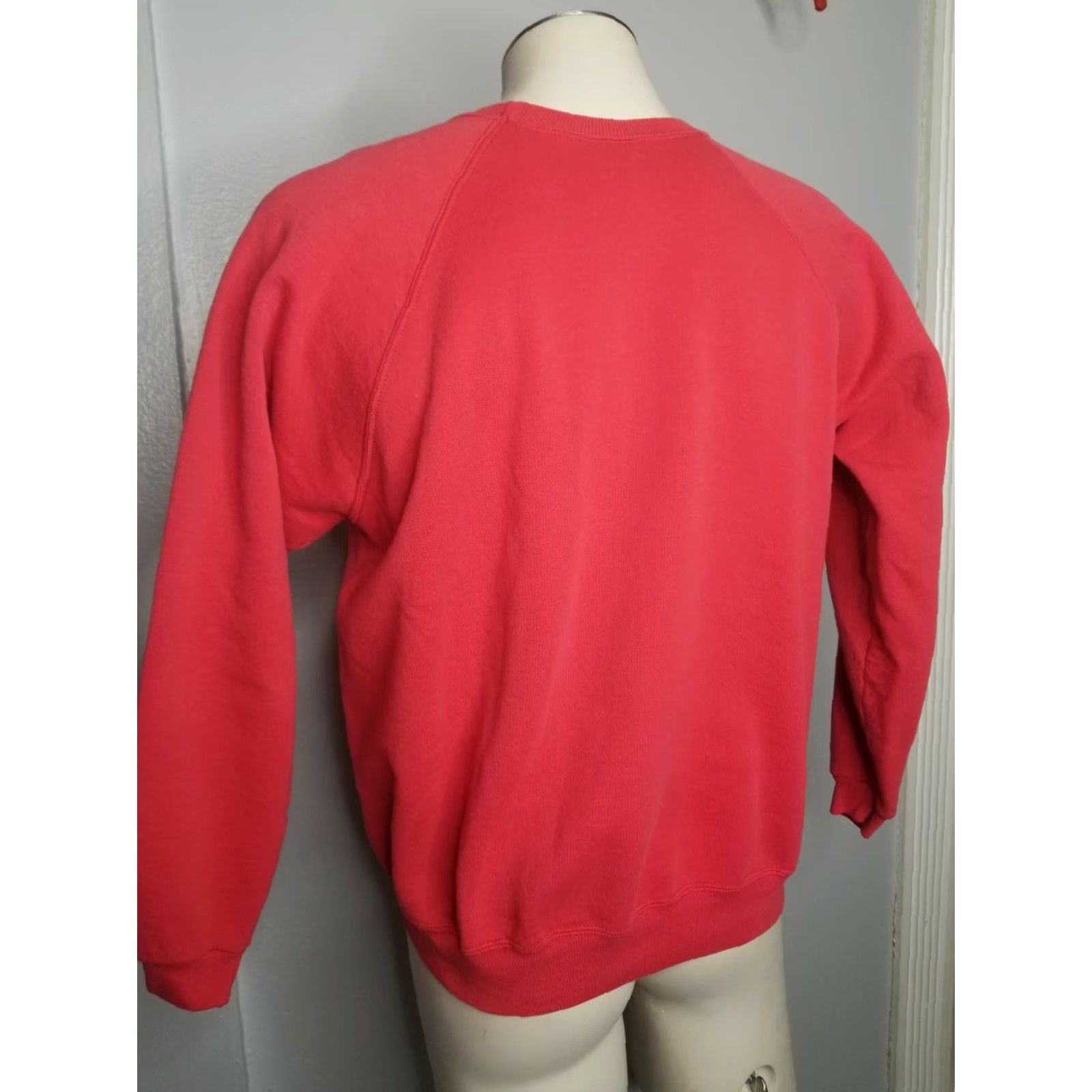 Hanes Vintage Hanes Her Way Raglan Crewneck Sweatshirt Red Blank Womens L 90s Activewear All Seasons Womens Sweatshirt Size L / US 10 / IT 46 - 2 Thumbnail
