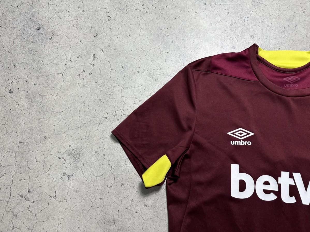 Umbro Umbro FC West Ham United Soccer Jersey Shirt Size US L / EU 52-54 / 3 - 3 Thumbnail