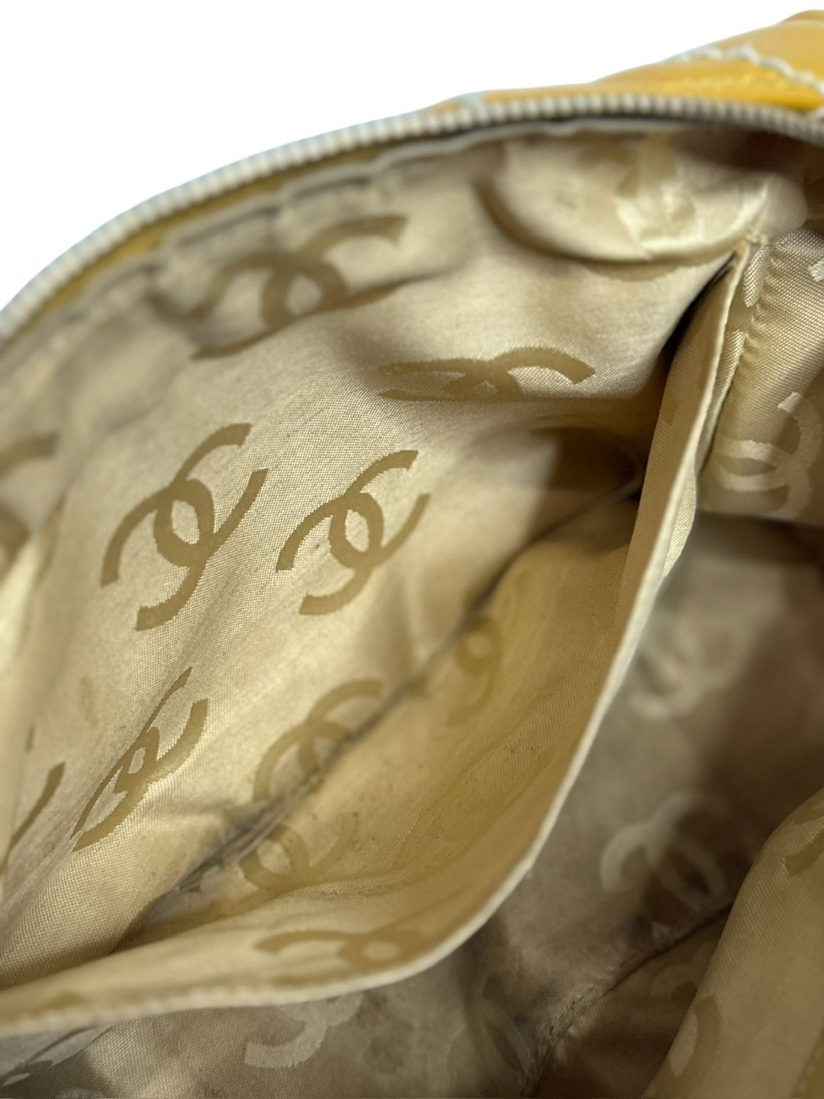 Chanel × Vintage Chanel Wild Stitch Yellow Chain Bag Circa 2003 Size ONE SIZE - 17 Thumbnail