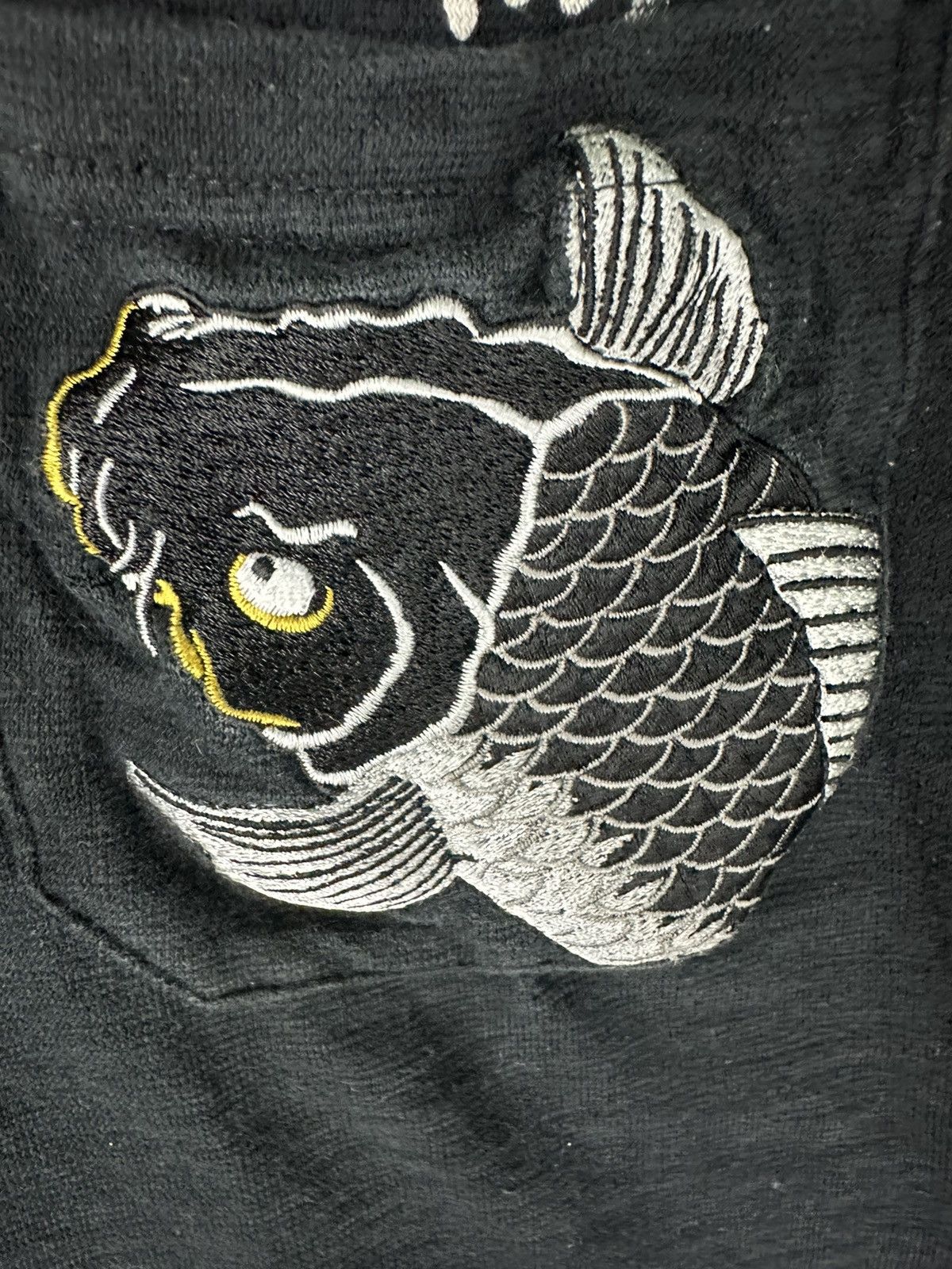 Japanese Brand Vintage Embroidery Koi Fish Japanese Style Shirt Tee Size US XL / EU 56 / 4 - 5 Thumbnail