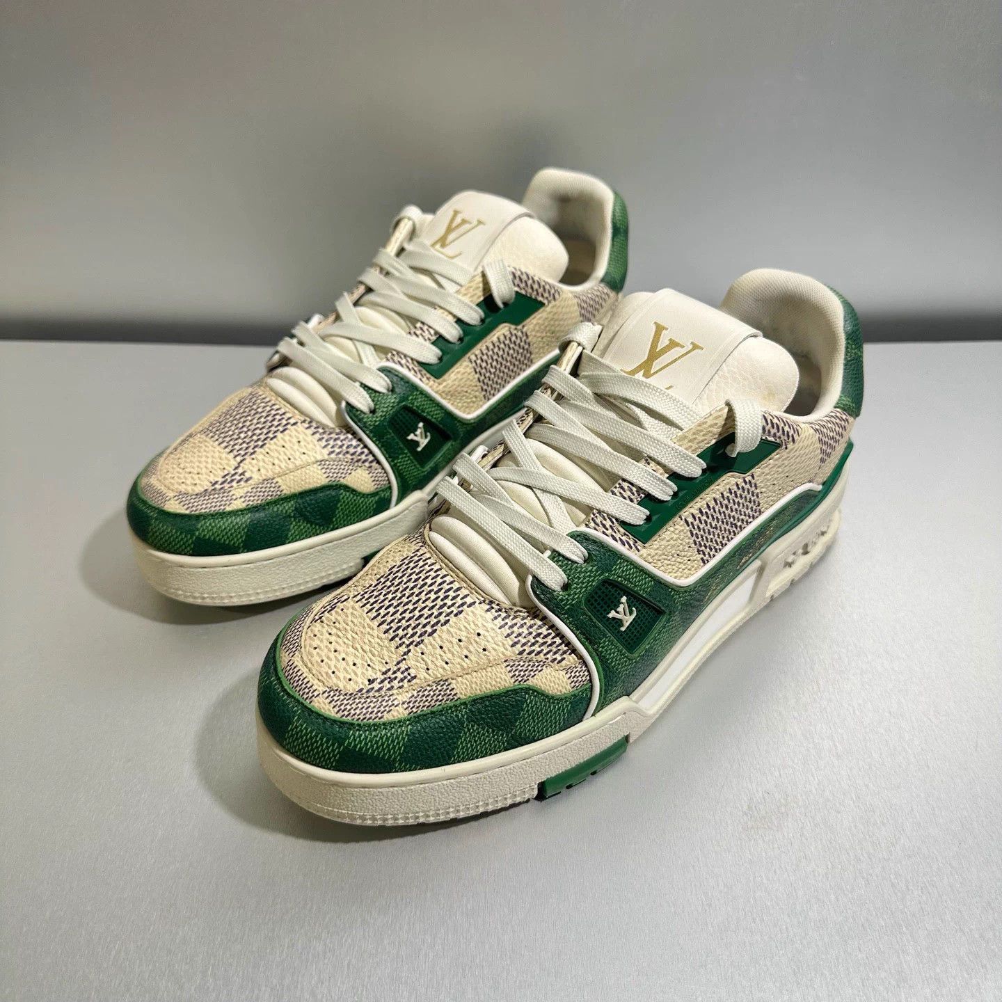 Louis Vuitton Louis Vuitton Trainer White Green Checkerboard 6/40 EU Used Size US 7 / EU 40 - 1 Thumbnail