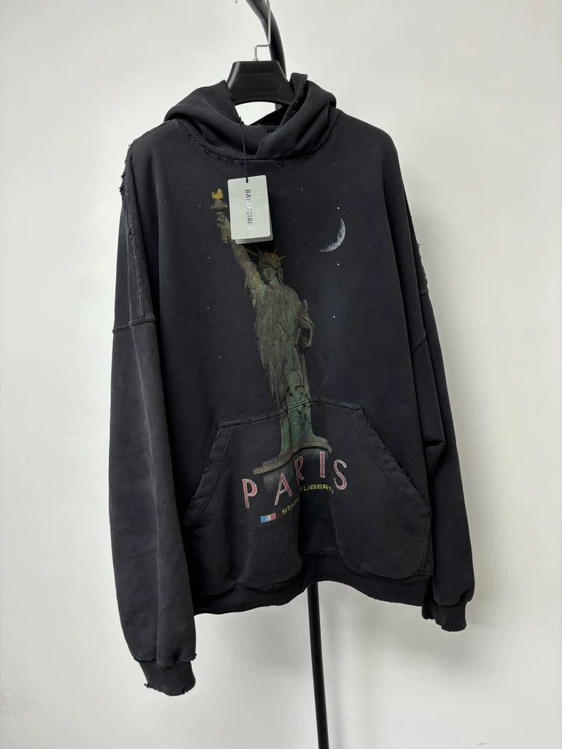 Balenciaga Balenciaga size 3 Lady Liberty Sweater Size US M / EU 48-50 / 2 - 1 Thumbnail