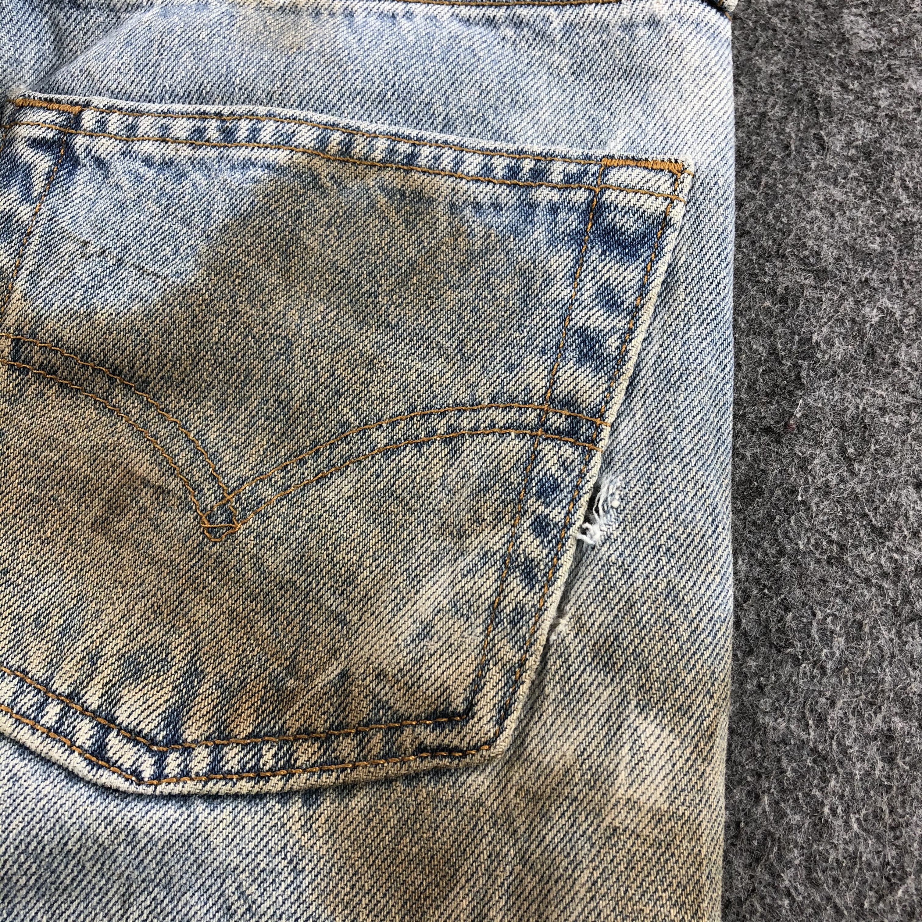 Levi's × Vintage 90s Vintage Dirty Light Wash Levis 501 Jeans-J1741 Size US 26 / EU 42 - 5 Thumbnail