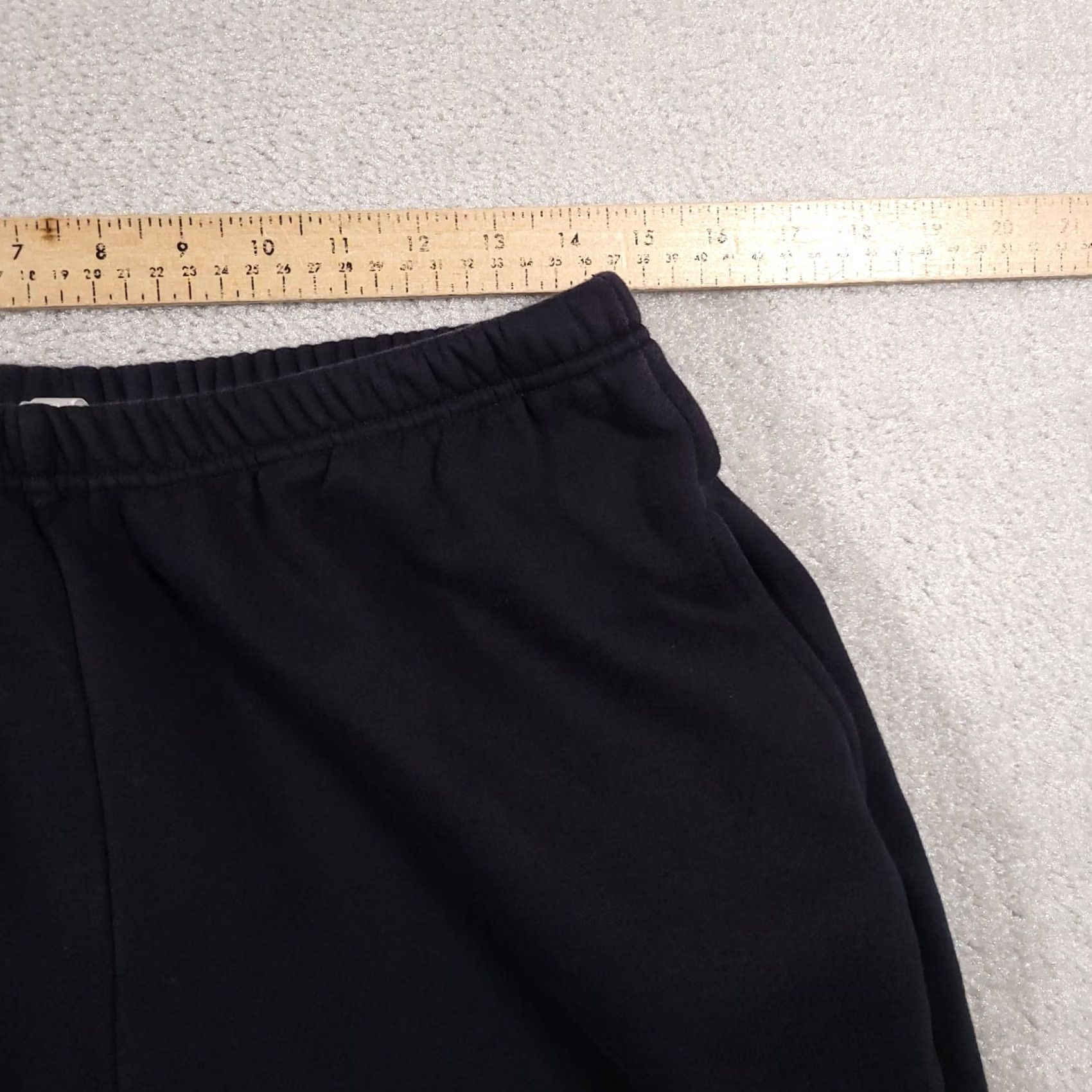 Fabletics VINTAGE Fabletics Cozy Fleece Go To Jogger Sweatpant Womens Large Crop Black Lounge Size 30" / US 8 / IT 44 - 6 Thumbnail