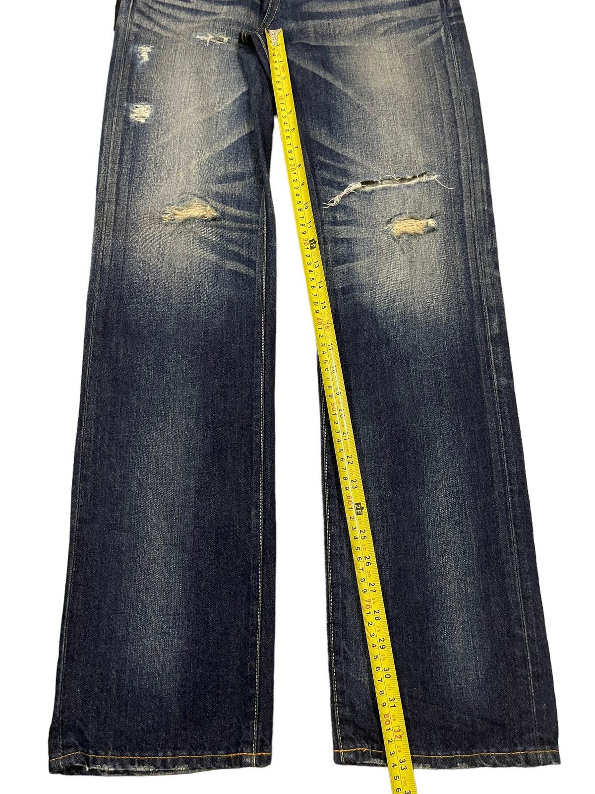 Jun Takahashi Vintage Japanese Uniqlo Blue Wash Distress Loose Jeans Size US 30 / EU 46 - 11 Thumbnail