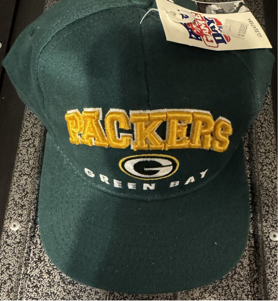 The Unbranded Brand Green Bay Packers NFL Vintage Snapback Hat NEW WITH TAGS Size ONE SIZE - 1 Thumbnail