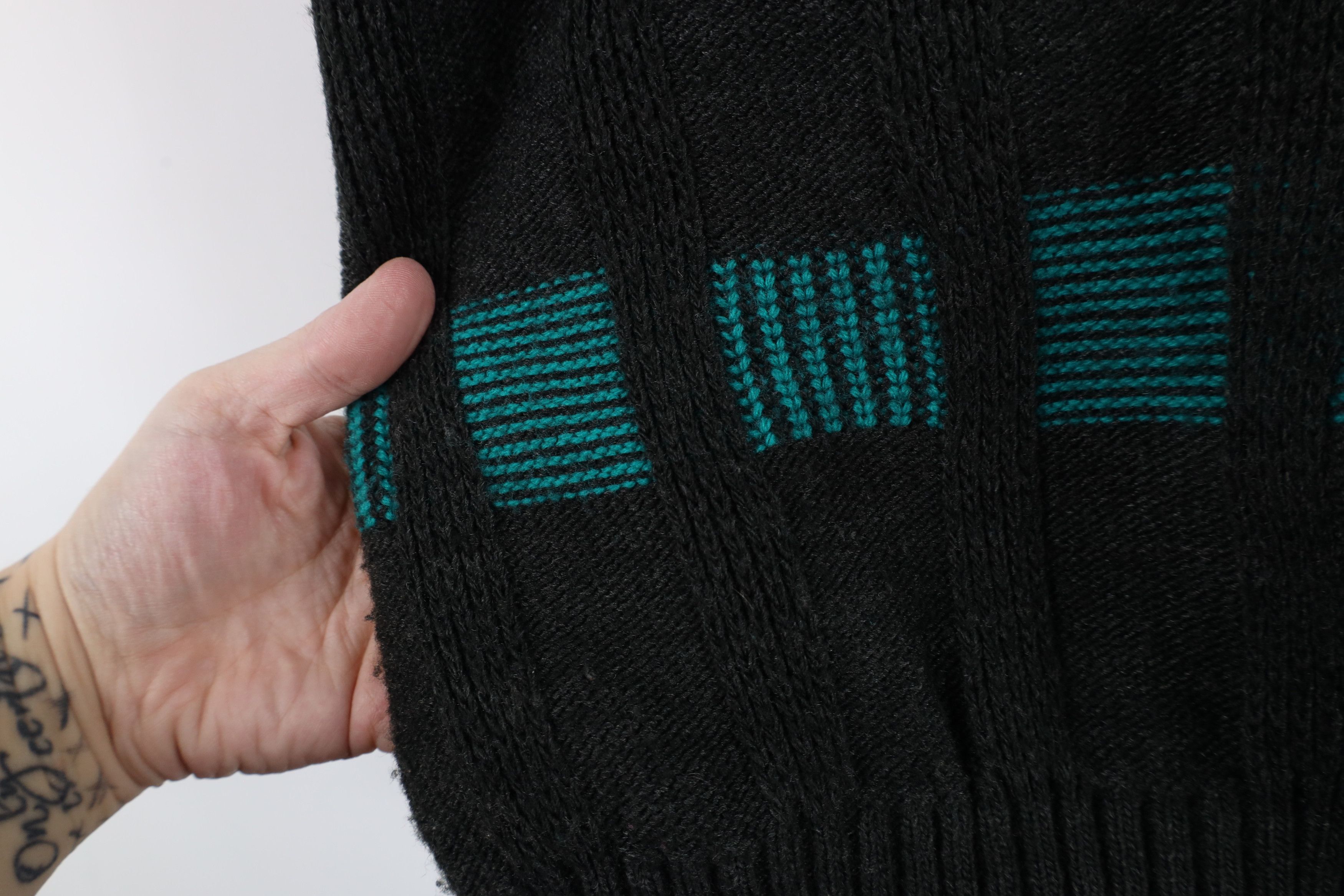 Vintage Vintage 90s Streetwear Ribbed Knit V-Neck Sweater USA Size US XL / EU 56 / 4 - 6 Thumbnail