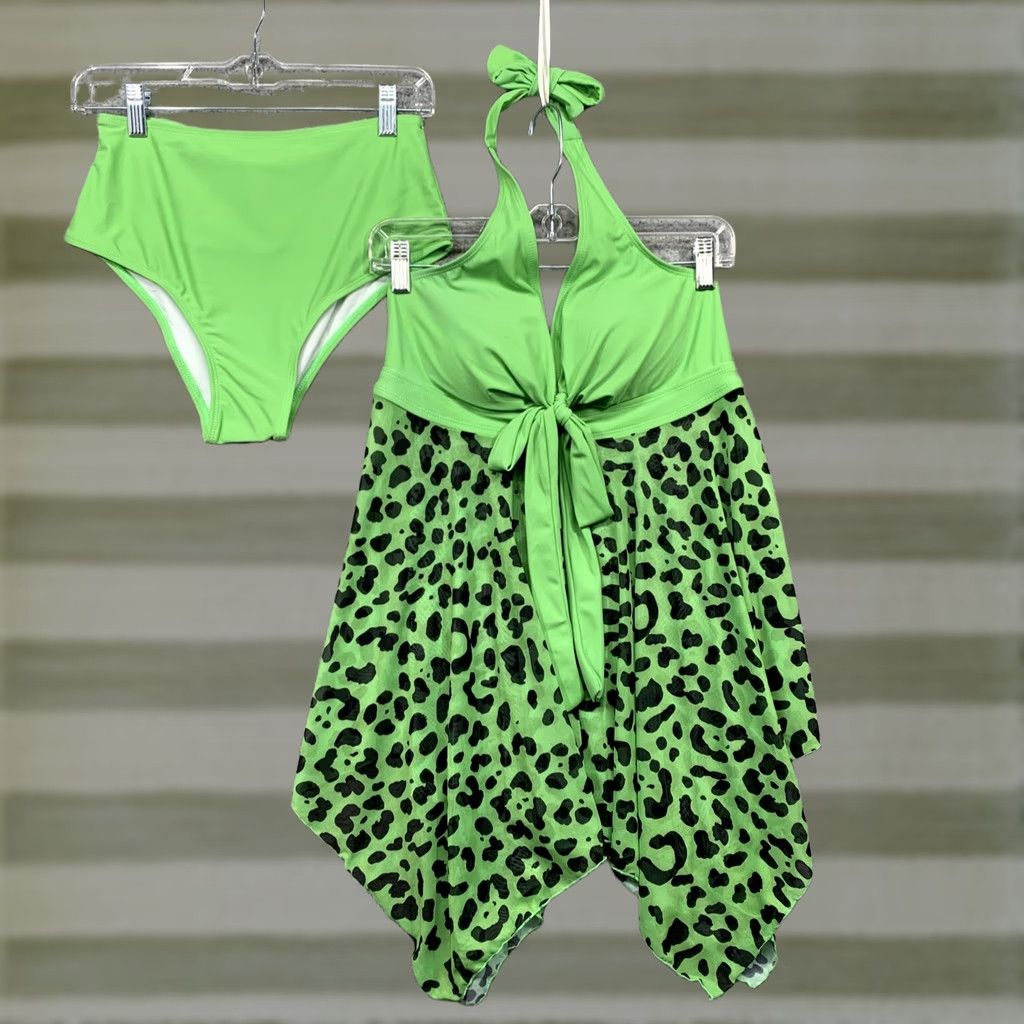 Vintage 2 Piece Tankini Swimsuit Women’s Size S Green Black Padded NWOT Halter Leopard Pattern 2 pc Shirt? Size ONE SIZE - 1 Thumbnail