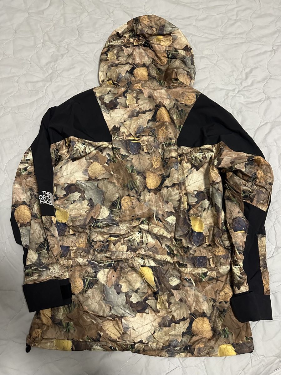 Supreme × The North Face Supreme The North Face Mountain Light Jacket Leaves Medium Size US M / EU 48-50 / 2 - 3 Thumbnail