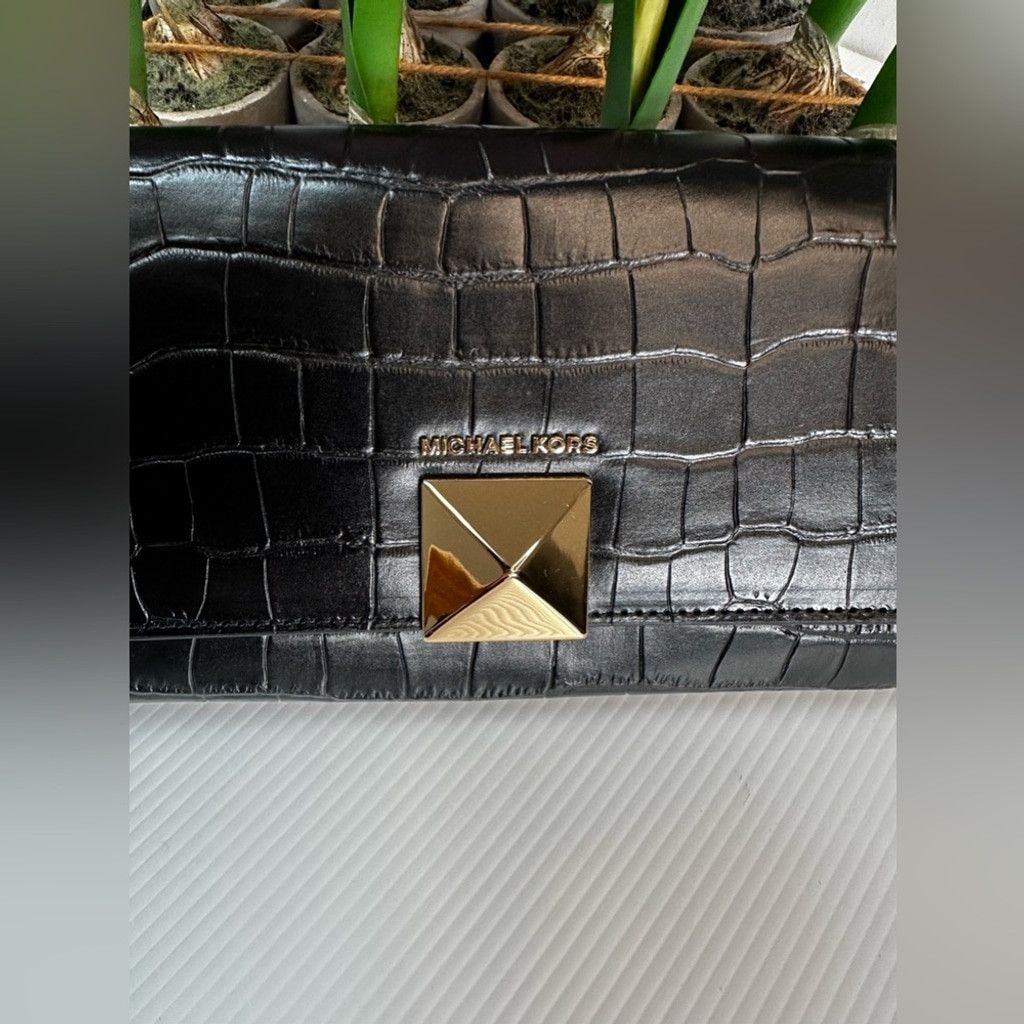 Michael Kors Michael Kors BN Croco black leather clutch crossbody Size ONE SIZE - 2 Thumbnail