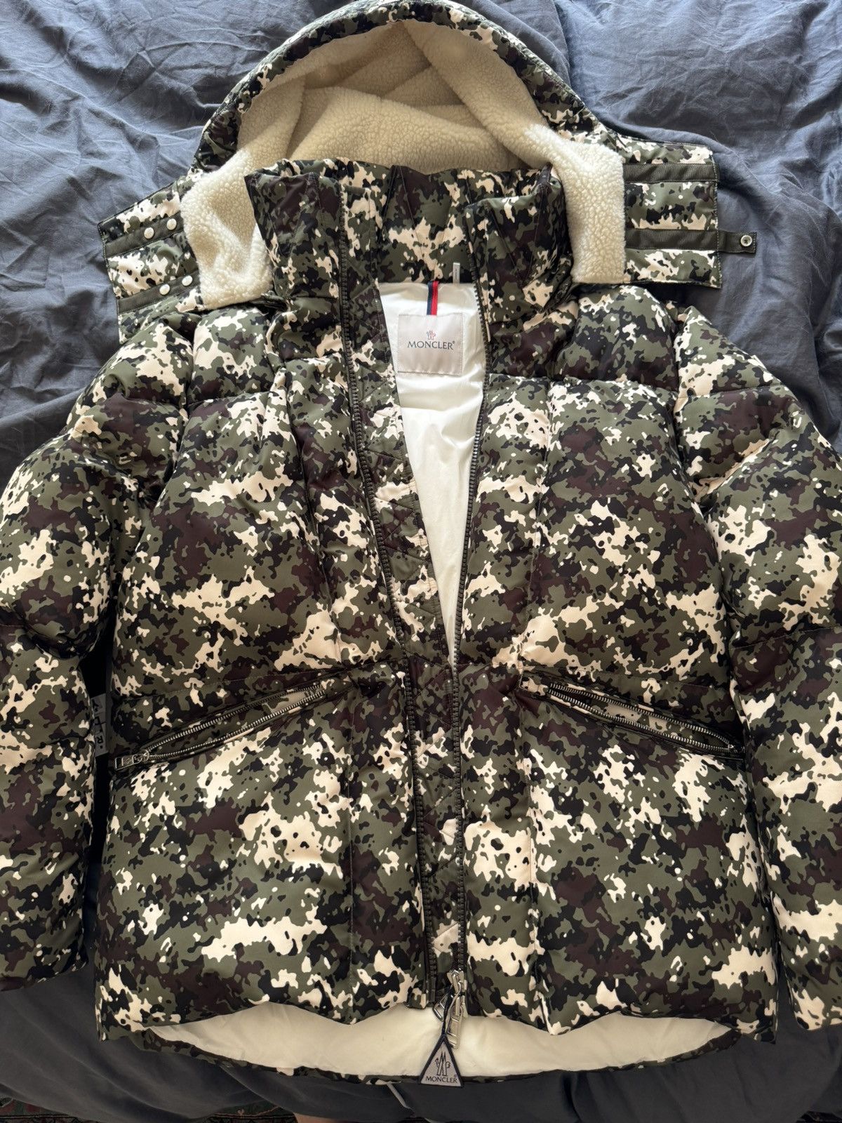 image of Moncler Size 2 Camo Blanco Giubbotto in Green, Men's