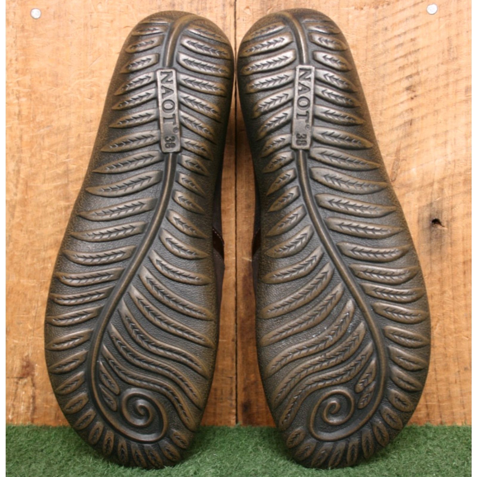 Vintage NAOT Miro Brown Leather Slip-On Loafers Womens US 7 EUR 38 Casual Slip On Neat Shoes Size US 7 / IT 37 - 5 Thumbnail
