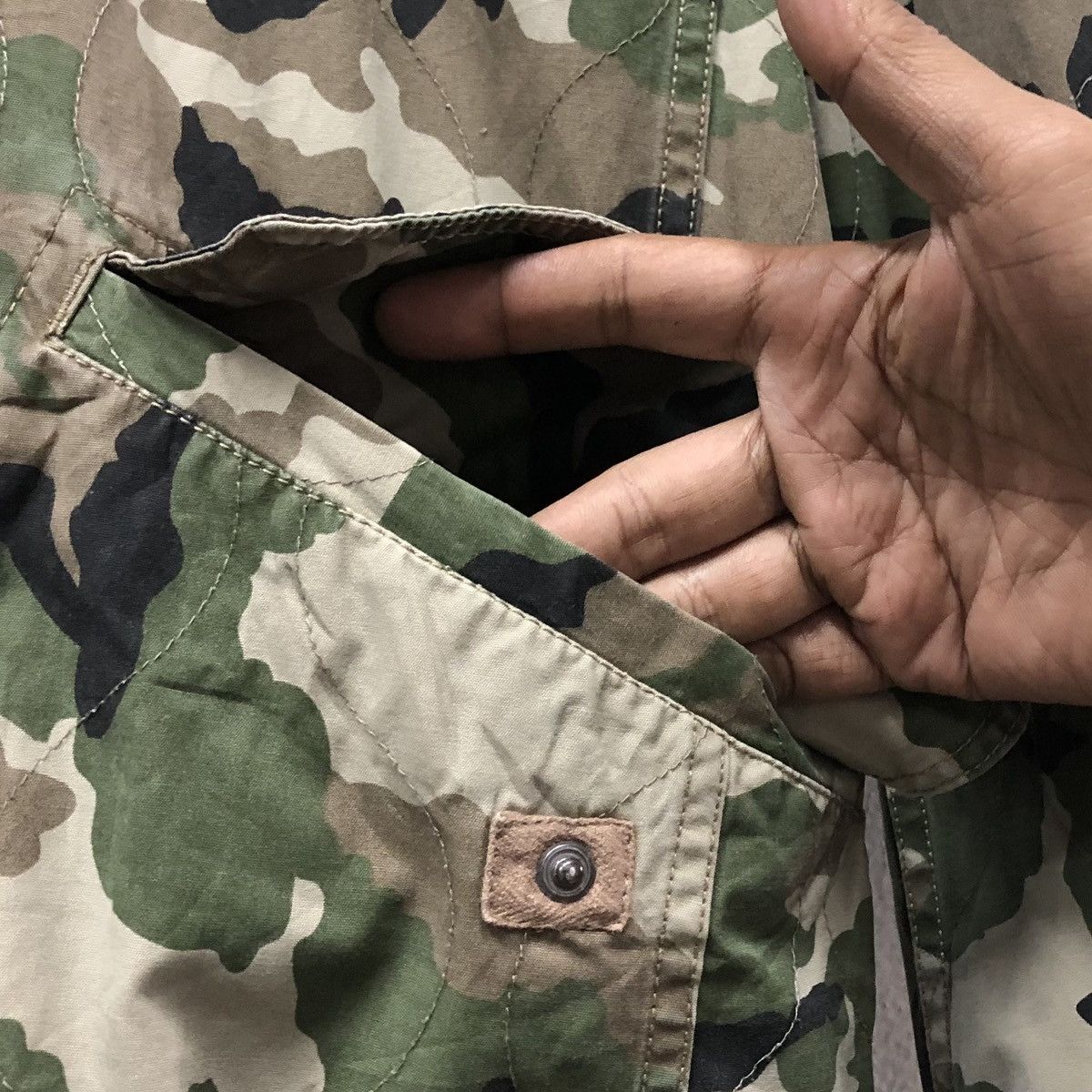 Avirex Vintage Avirex Armed Forces Army Camo Military Bomber Jacket Size US XL / EU 56 / 4 - 14 Thumbnail
