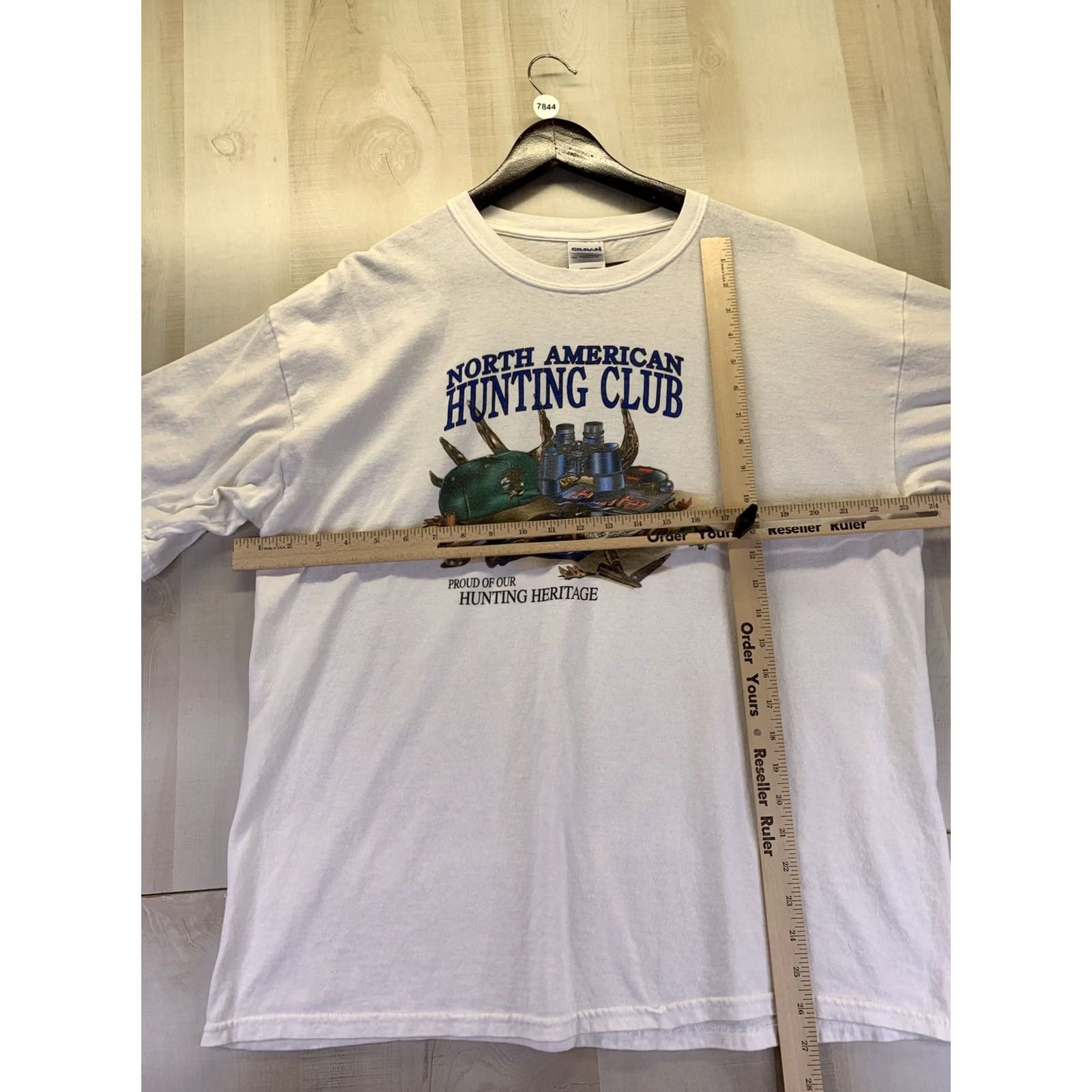 Gildan VINTAGE North American Hunting Club Mens Graphic T Shirt XL White Crew Neck Short Sleeve Y2K XL-7844 Size US XL / EU 56 / 4 - 3 Thumbnail