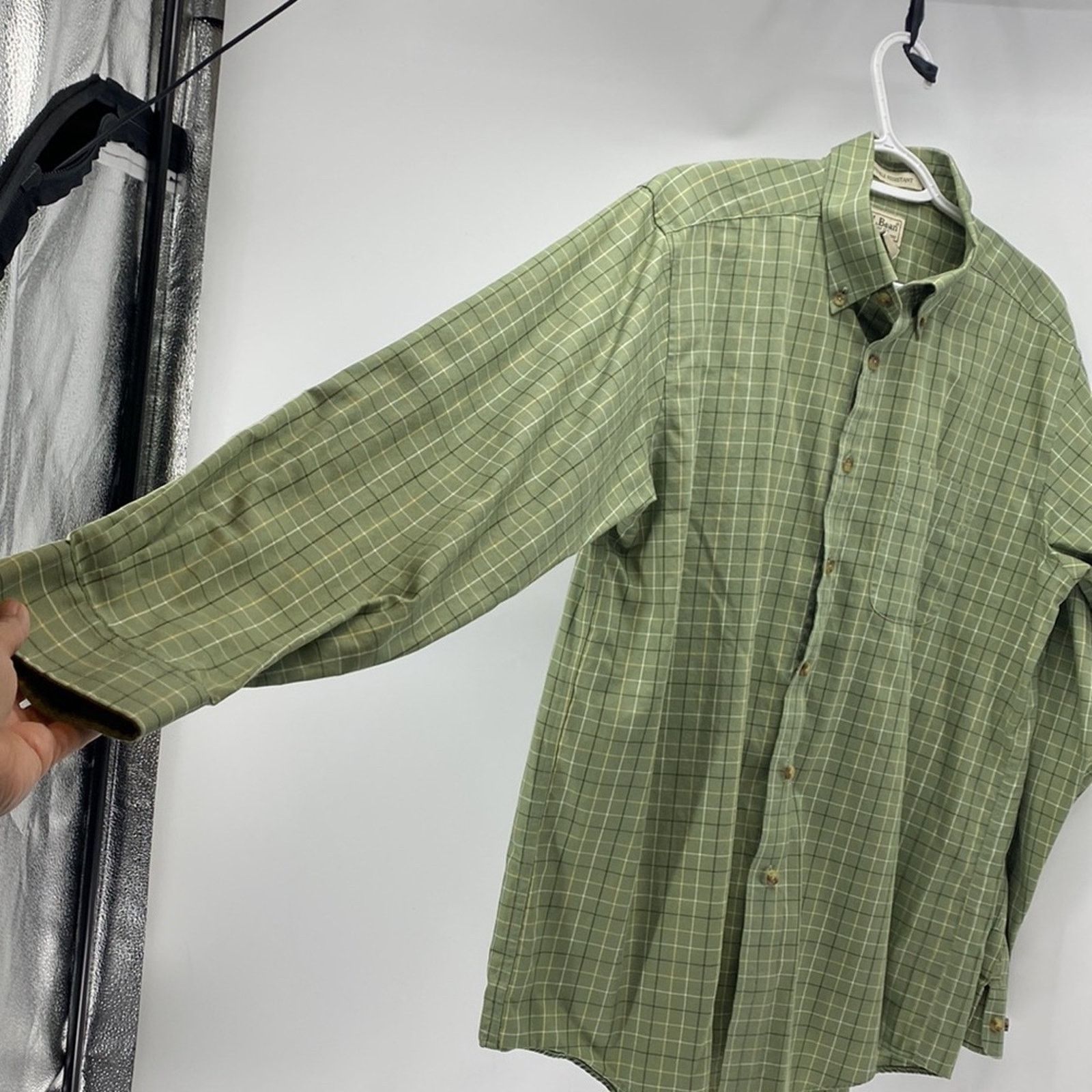 L.L. Bean L.L. Bean wrinkle resistant 100% cotton button down size M Size US M / EU 48-50 / 2 - 4 Thumbnail