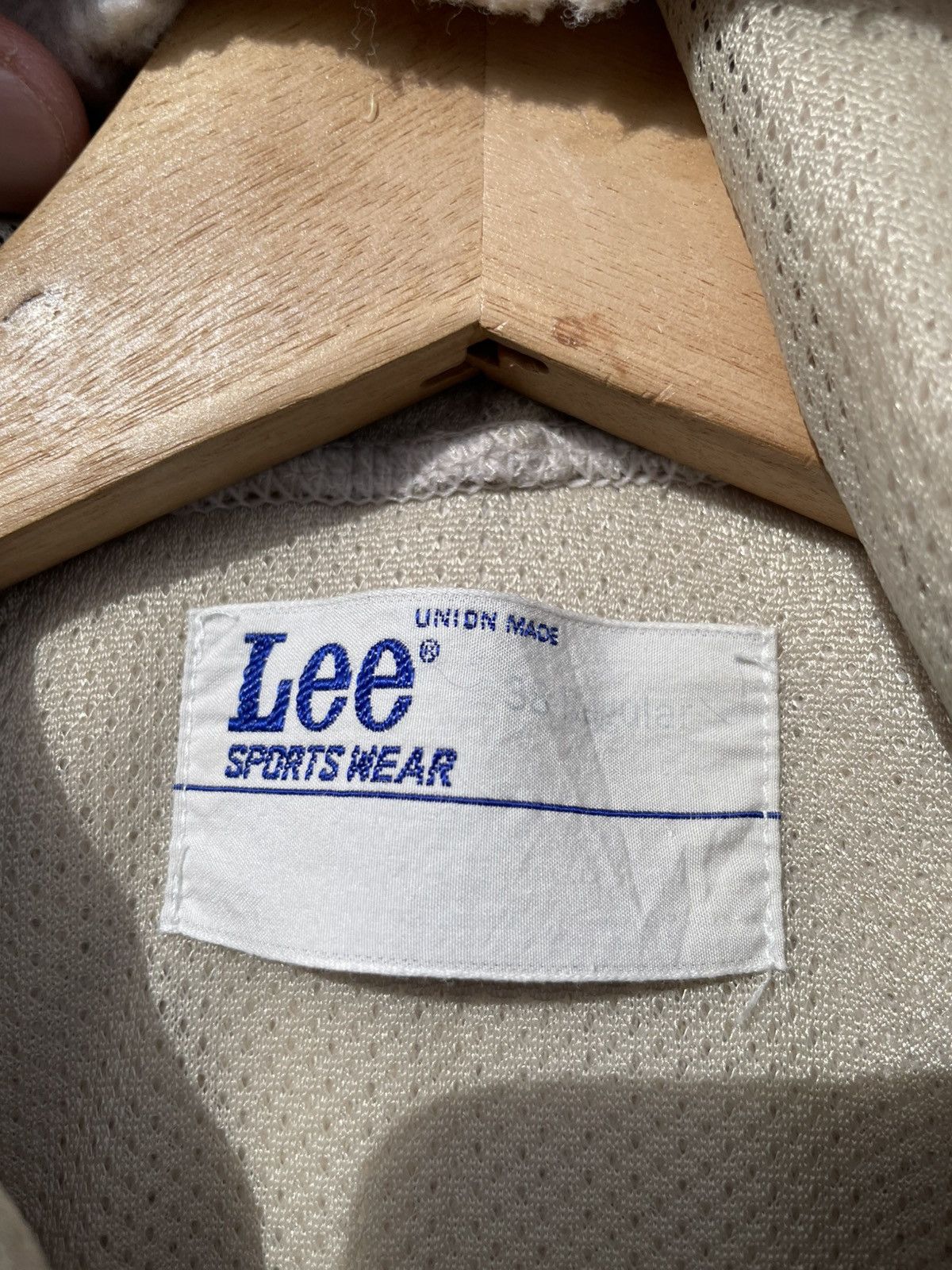 Lee 🔥Accept Binding🔥 Lee fleece hoodie with embroidery logo Size US L / EU 52-54 / 3 - 4 Thumbnail